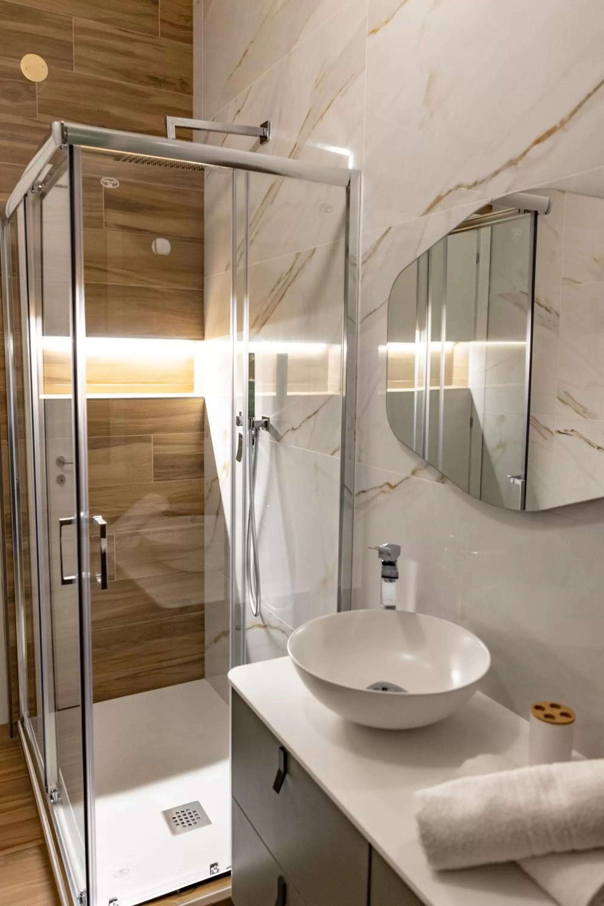 Bathroom in Cas’ A Mare - Beachfront Luxury Suites