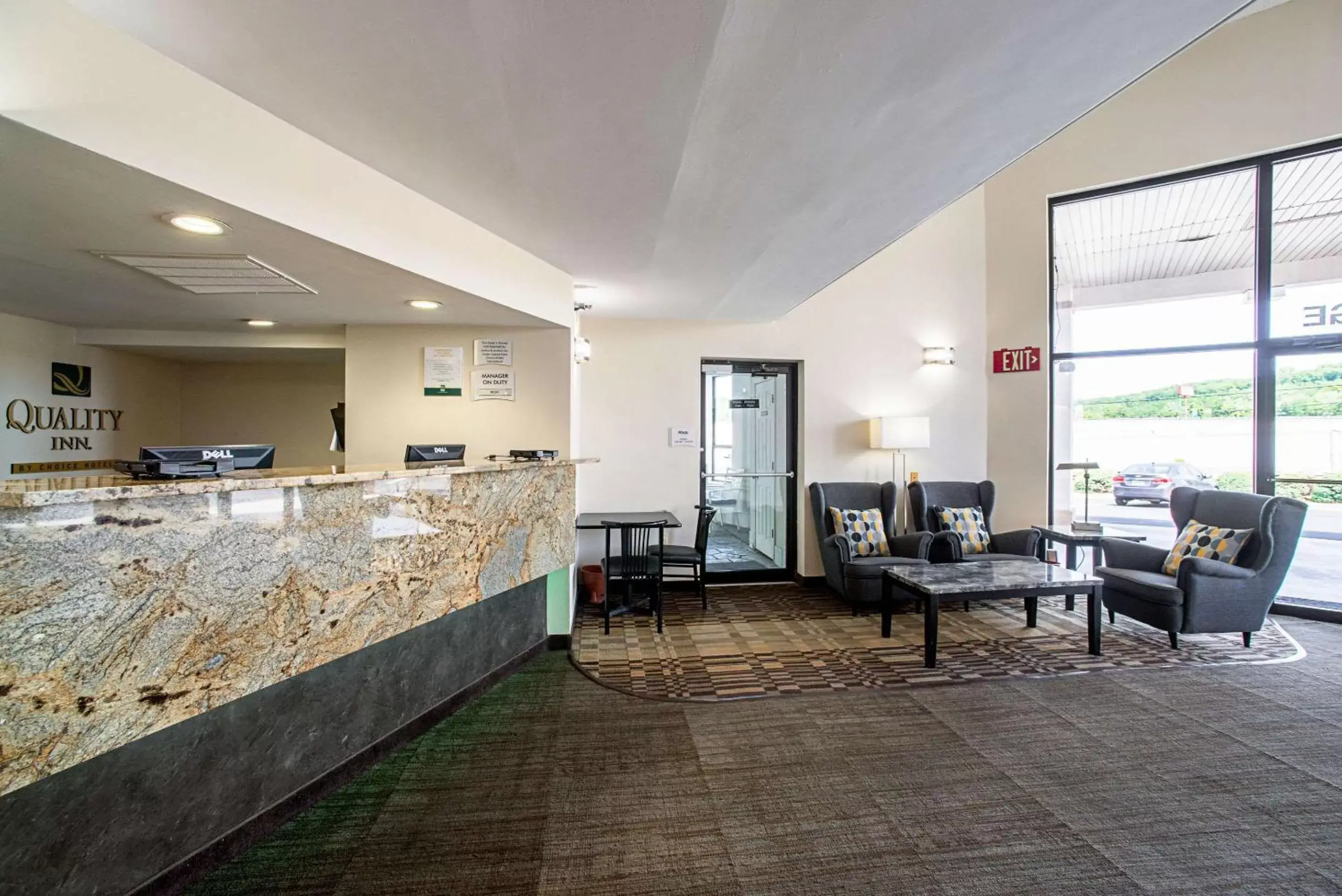 Lobby or reception, Restaurant/Places to Eat in Quality Inn Near Six Flags St. Louis