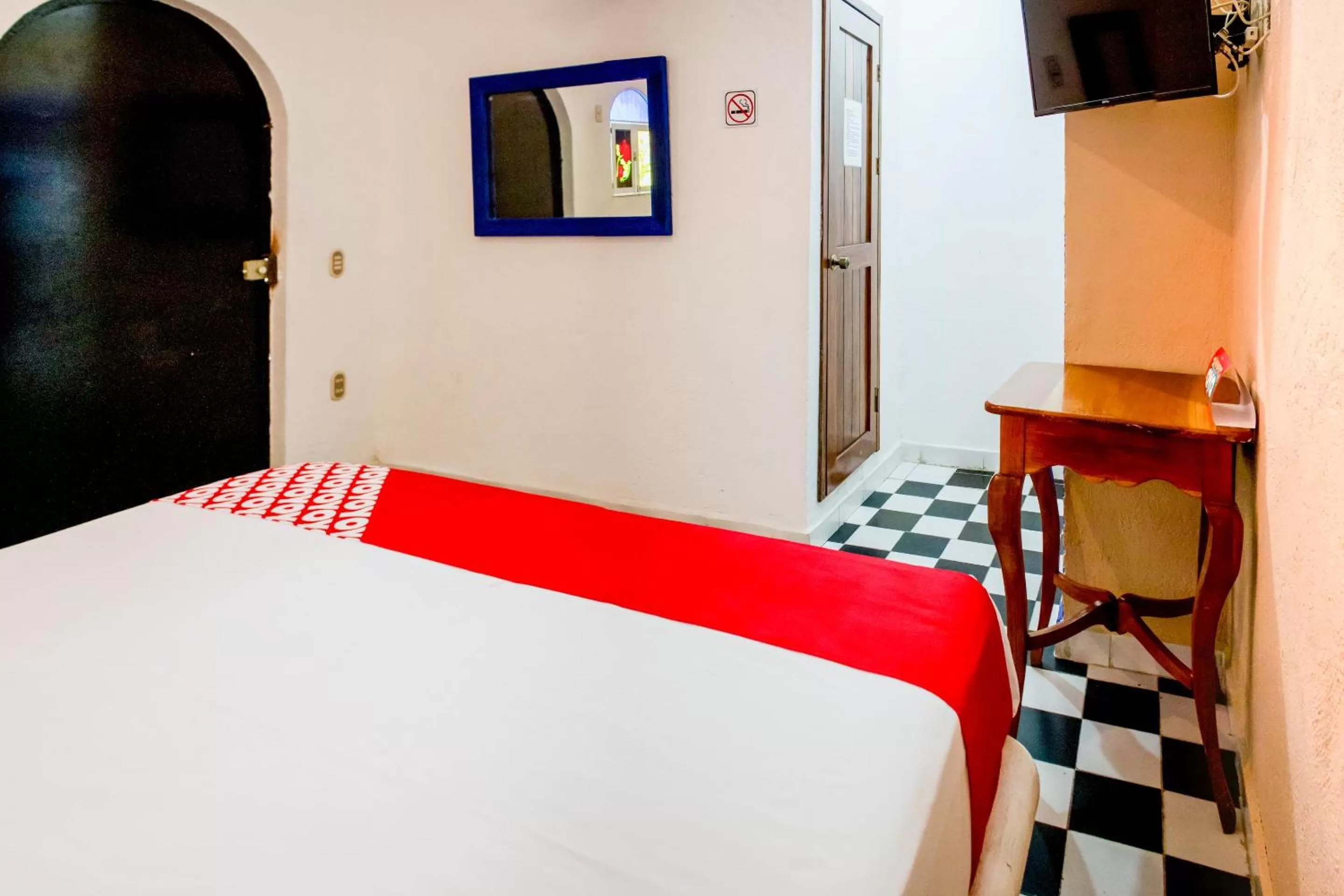 Bedroom, Bed in Hotel Isis