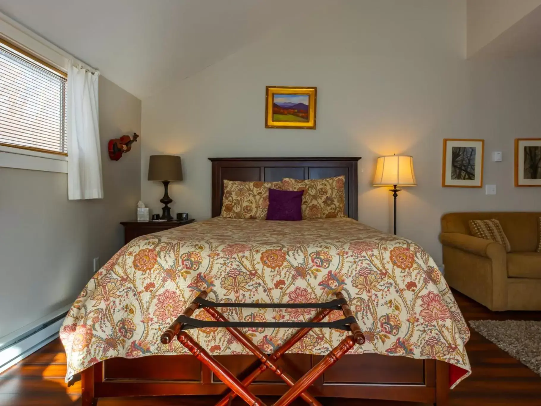 Bedroom, Bed in Shaker Mill Inn Bedroom, Bed in Shaker Mill Inn