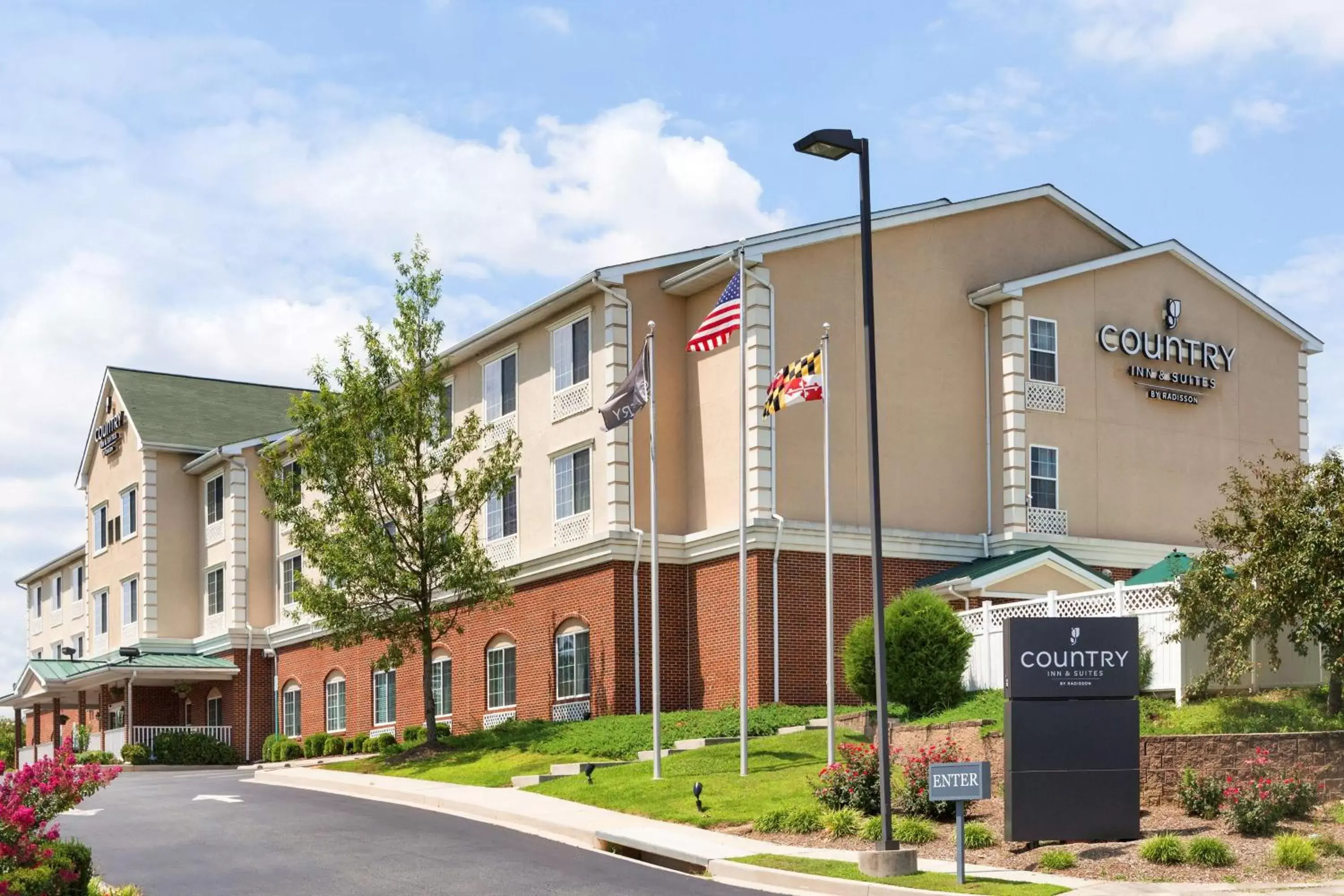 Property building in Country Inn & Suites by Radisson, Bel Air/Aberdeen, MD