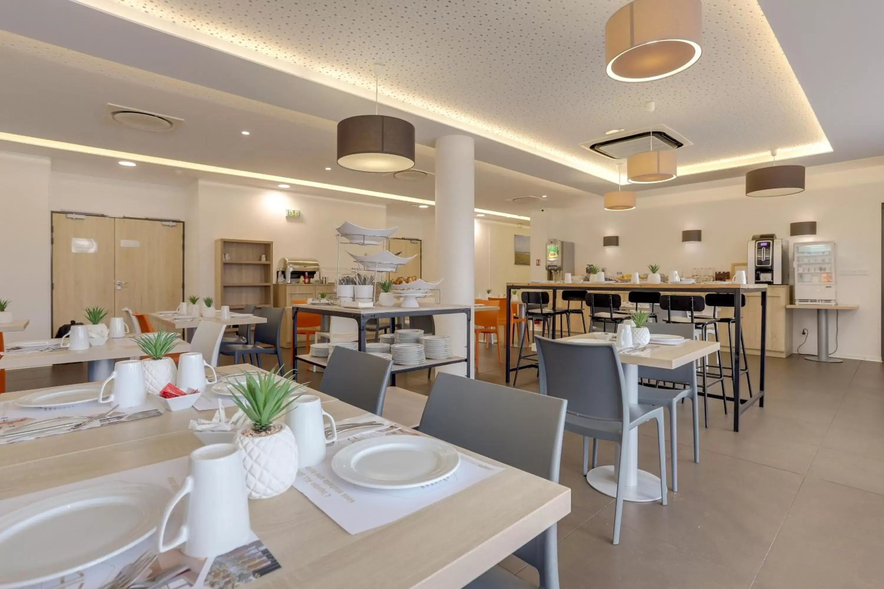 Area and facilities, Restaurant/Places to Eat in All Suites Appart Hôtel Bordeaux Pessac