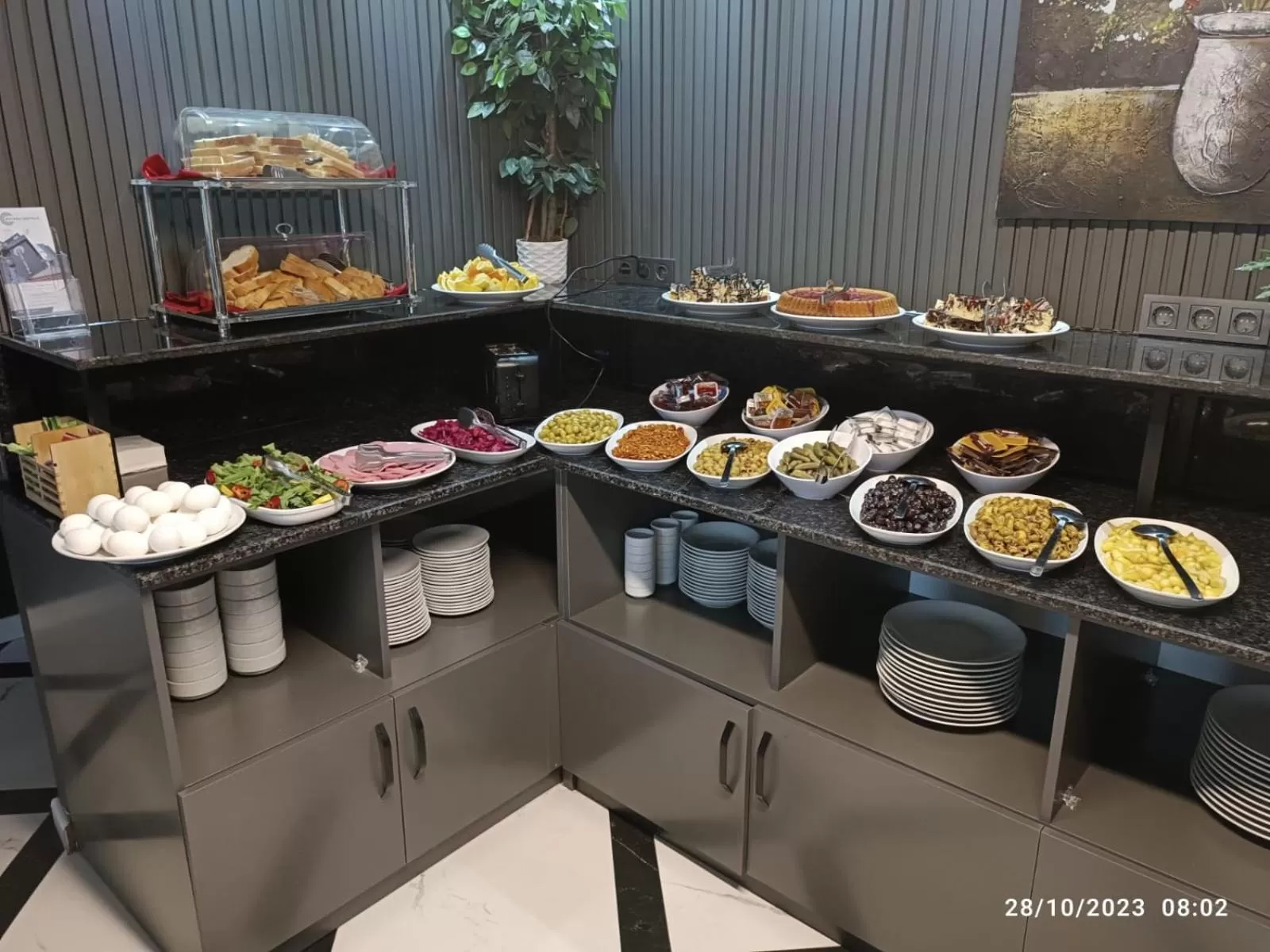 Restaurant/places to eat, Food in Estera Hotel Silent