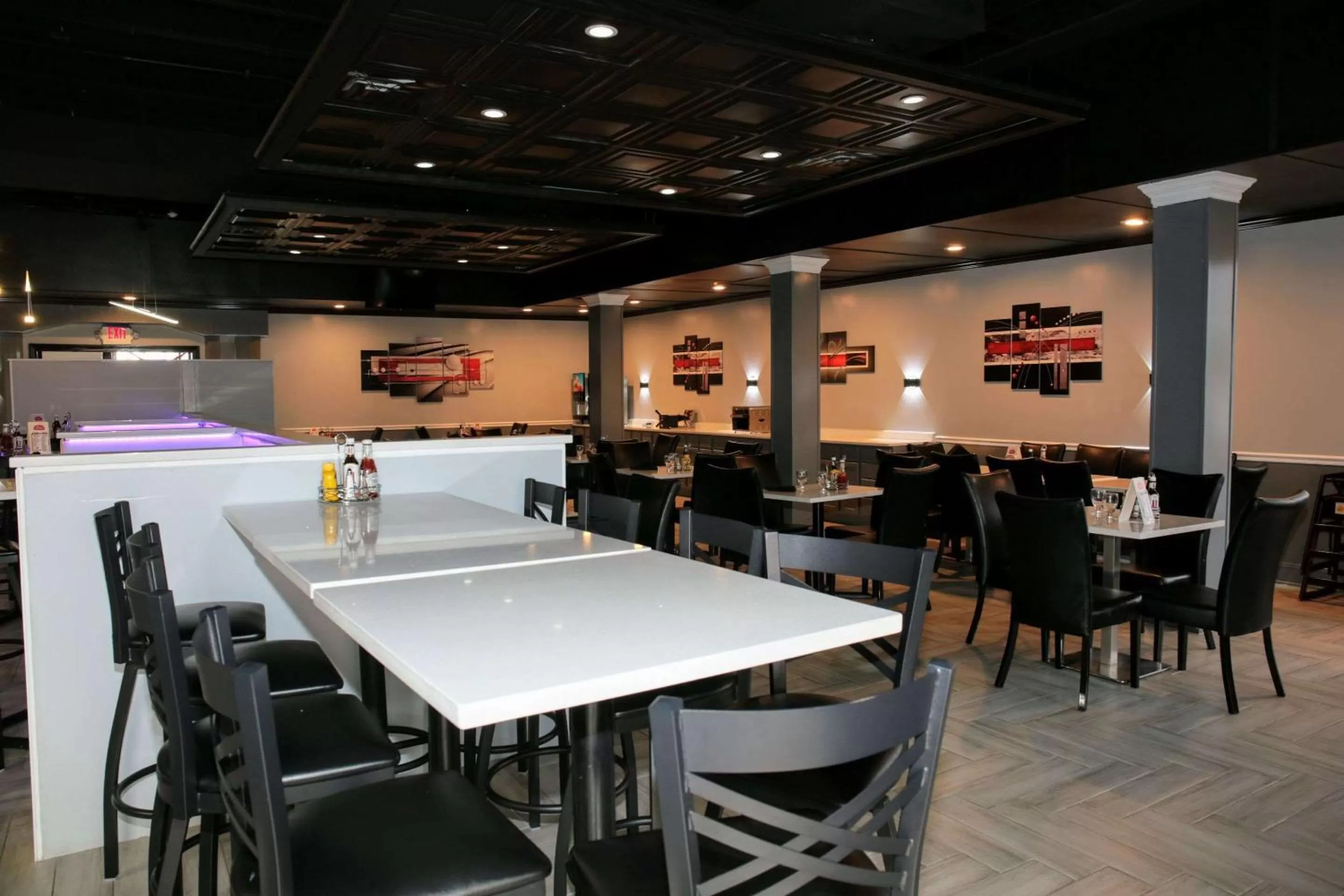 Restaurant/places to eat in Quality Inn O'Hare Airport