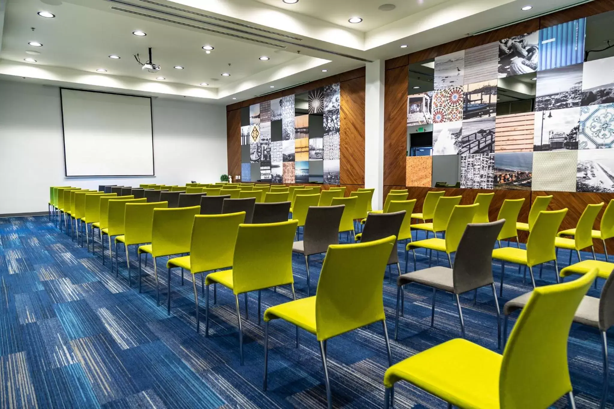 Meeting/conference room in Holiday Inn Express & Suites - Ensenada Centro, an IHG Hotel