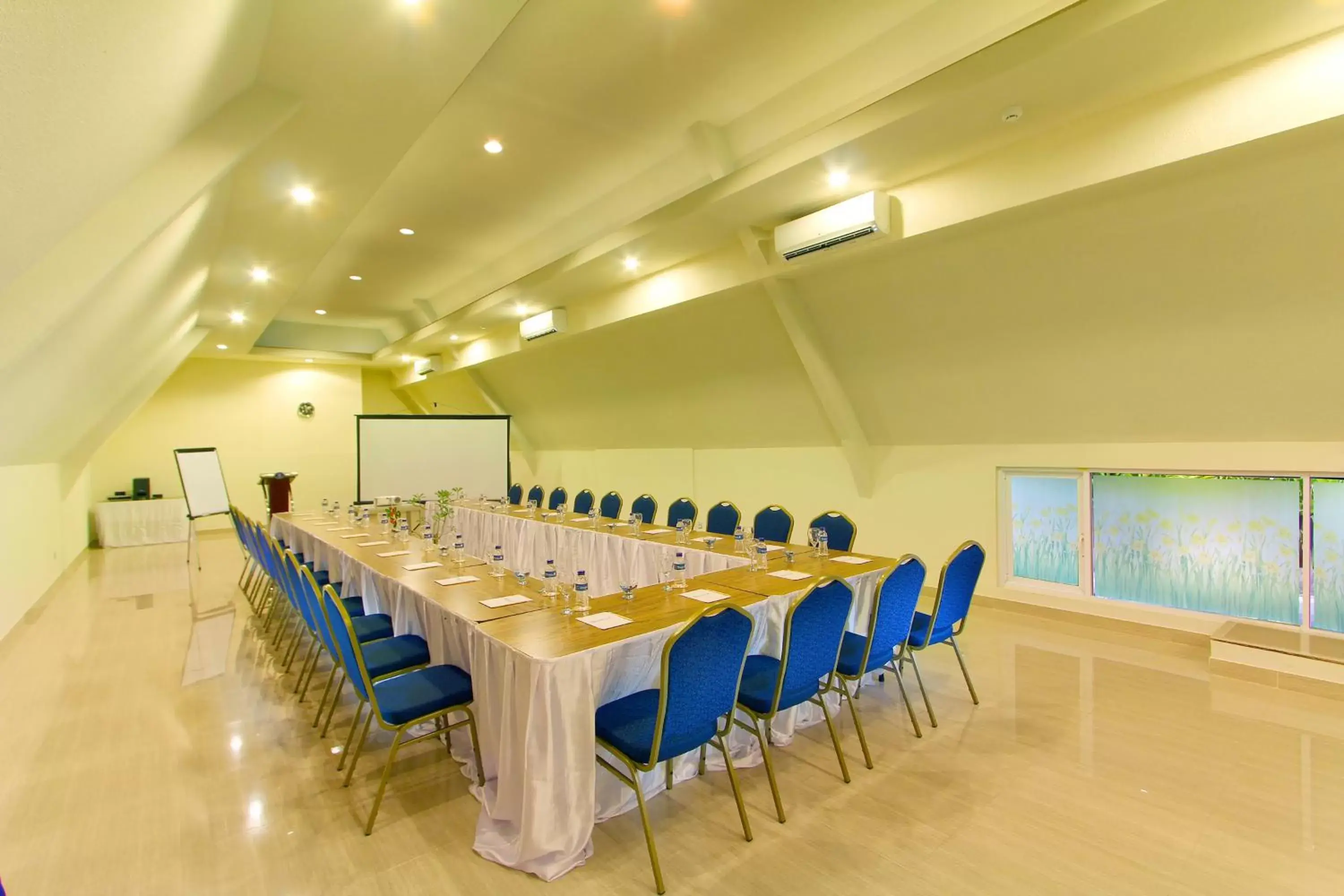 Meeting/conference room in Rhadana Hotel