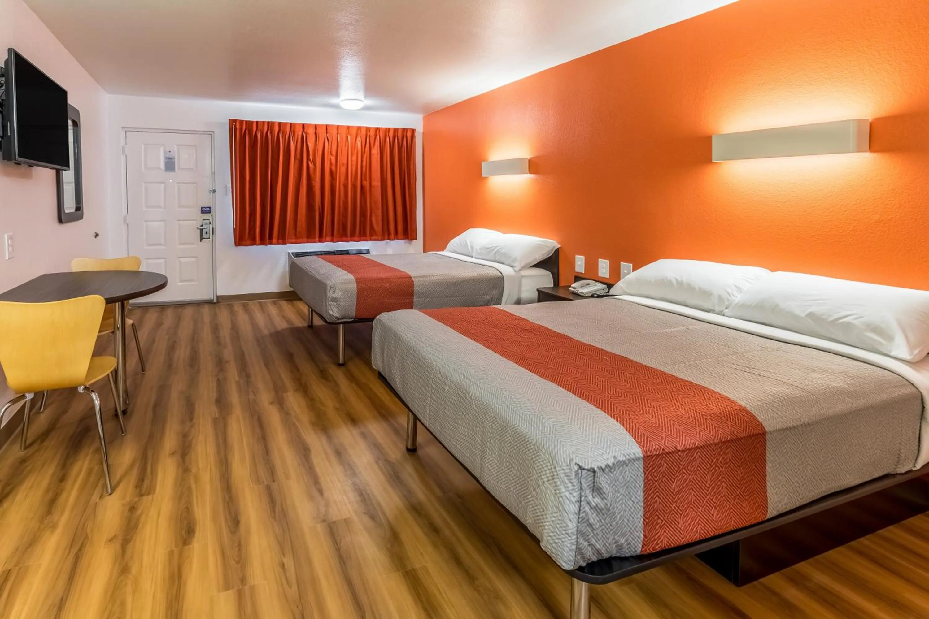 Bedroom, Bed in Motel 6-Arlington, TX - UTA