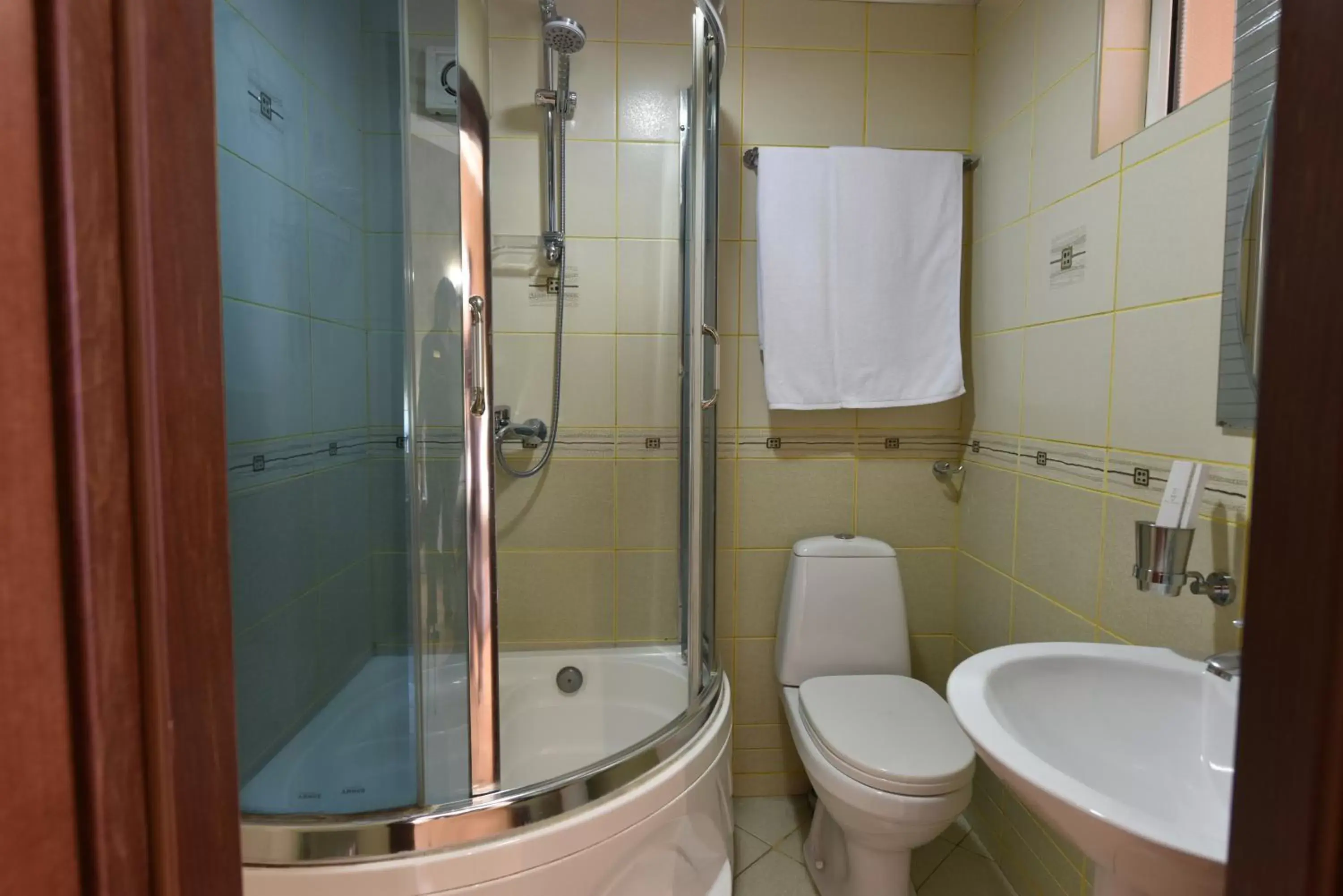 Shower, Bathroom in Irmeni Hotel