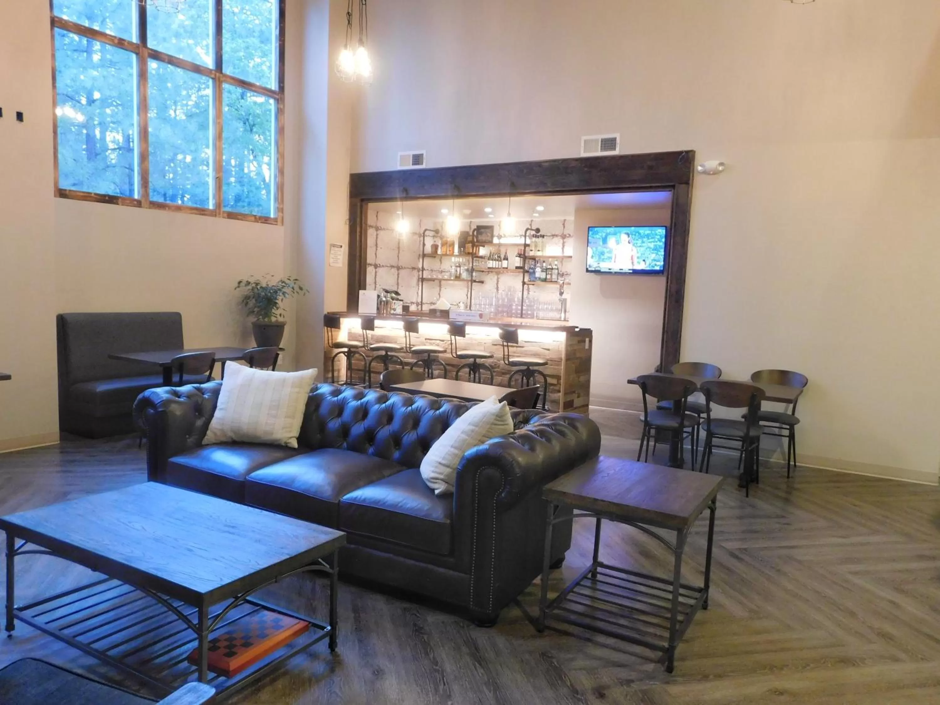 Lounge or bar in GreenTree Inn & Suites Pinetop