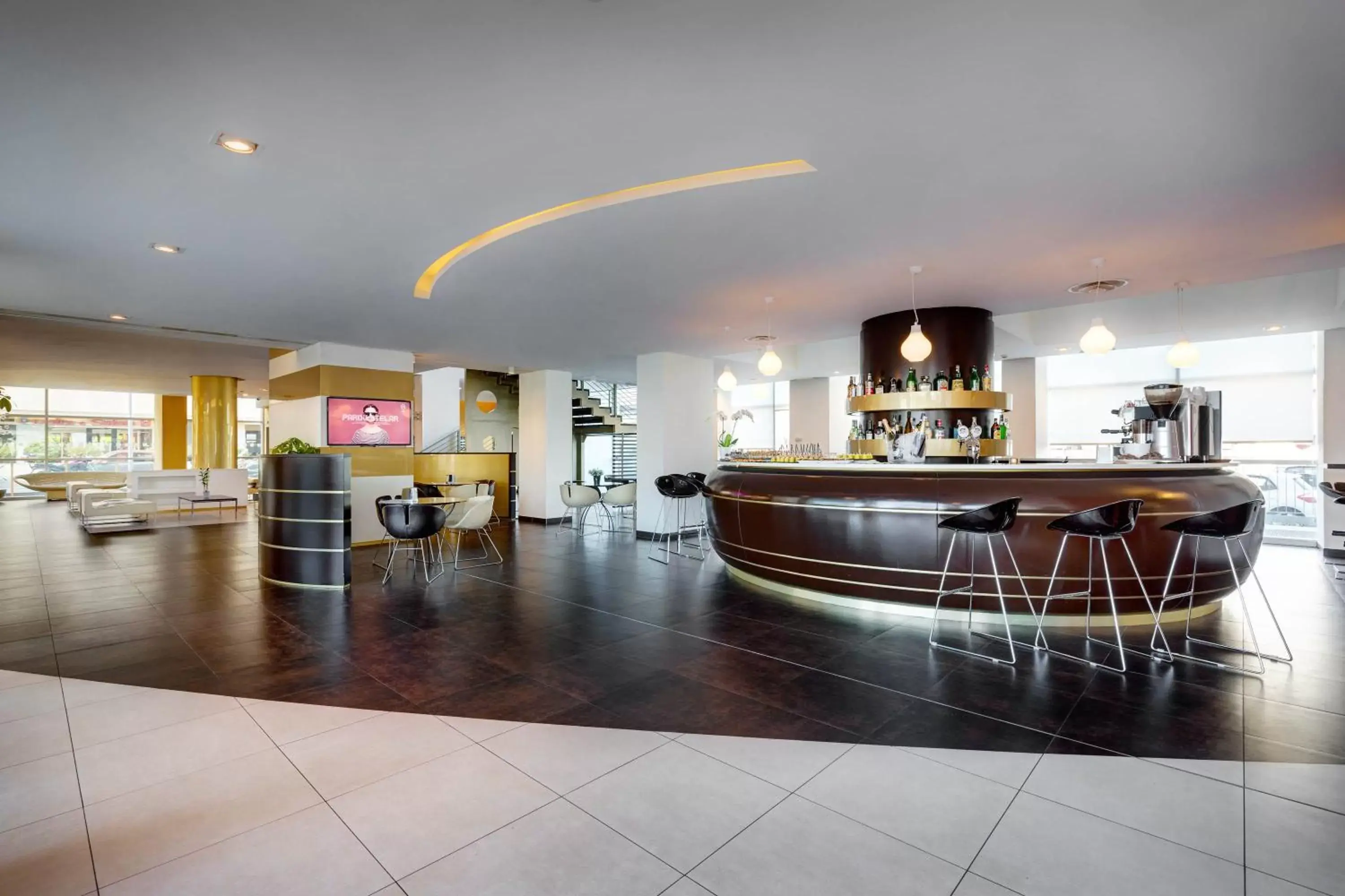 Lounge or bar in iH Hotels Roma Z3 Lounge or bar in iH Hotels Roma Z3