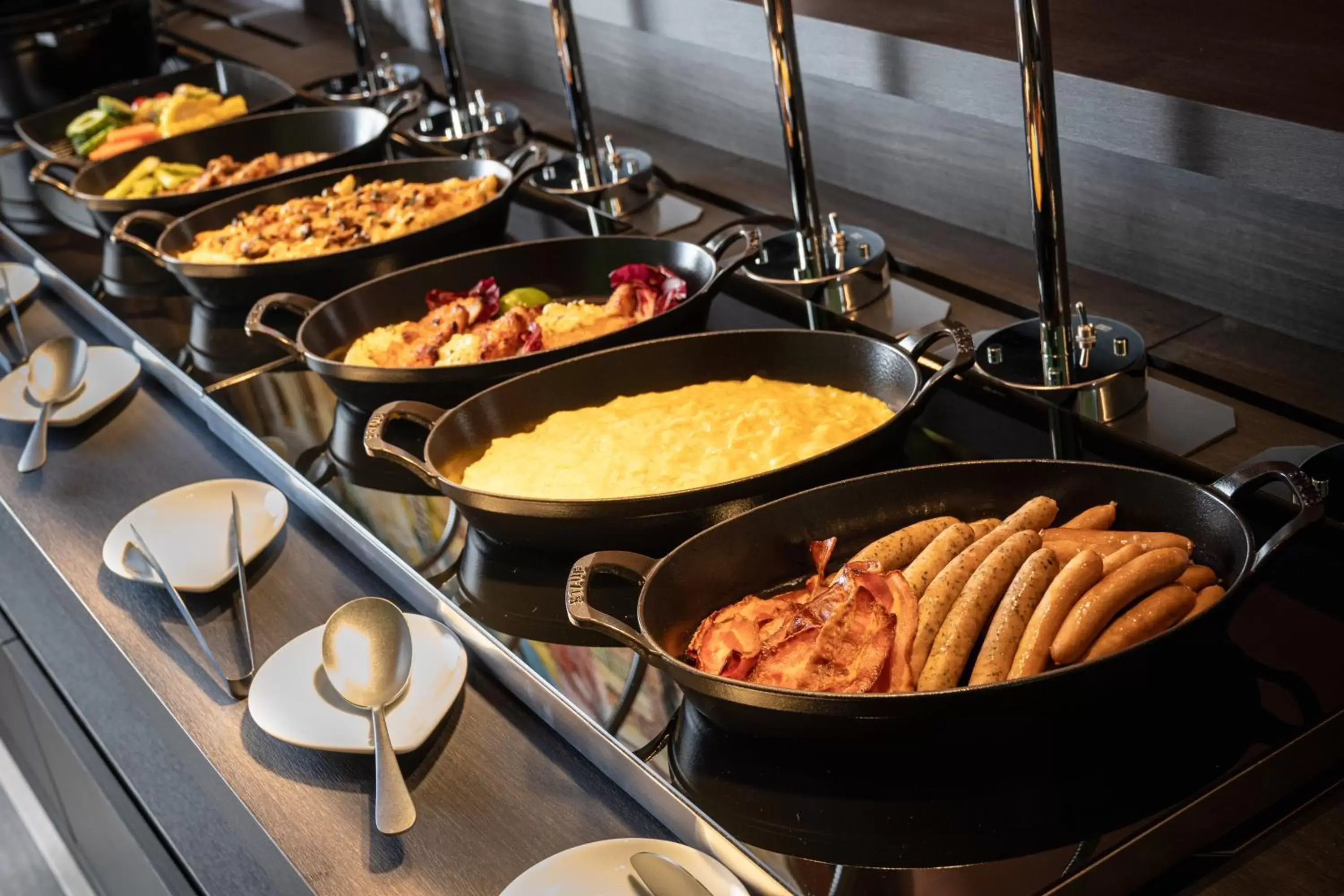 Buffet breakfast in The OneFive Villa Fukuoka Buffet breakfast in The OneFive Villa Fukuoka