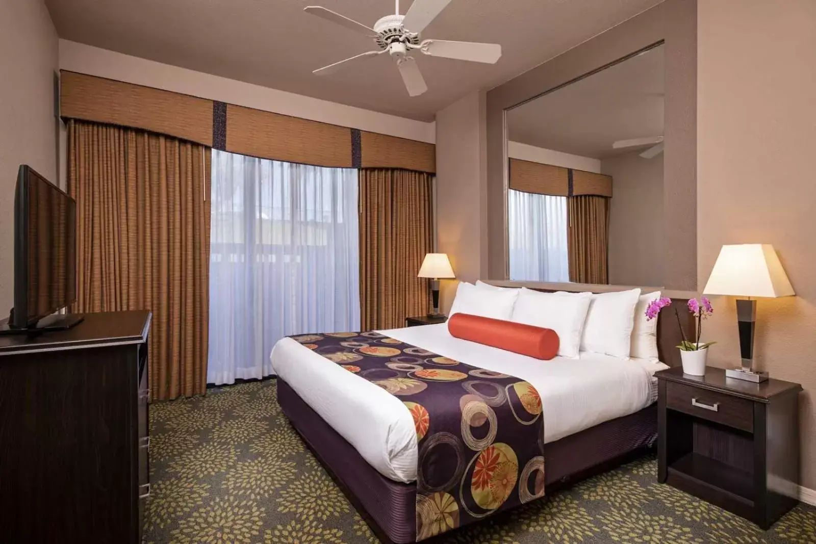 Photo of the whole room, Bed in London Bridge Resort Photo of the whole room, Bed in London Bridge Resort