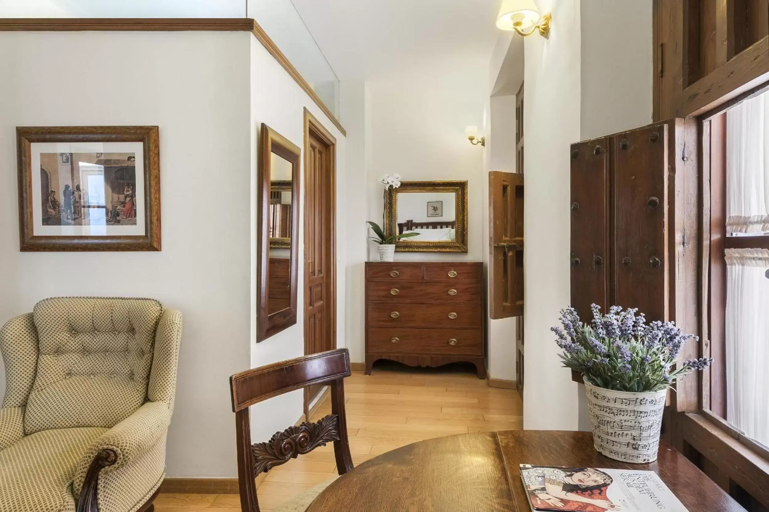 Bedroom, Seating Area in Hotel Amadeus Sevilla