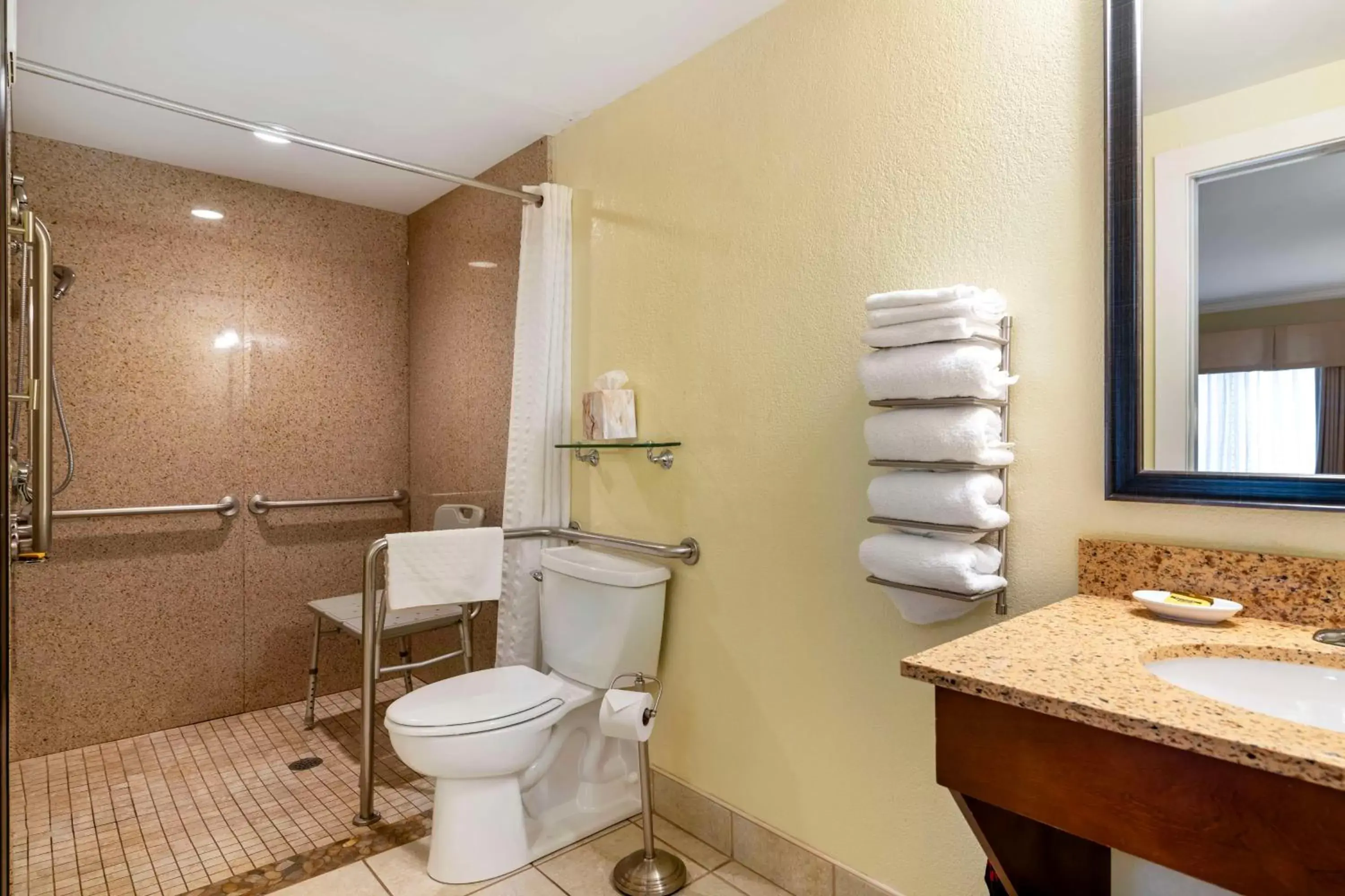 Bathroom in Best Western Plus Windjammer Inn & Conference Center
