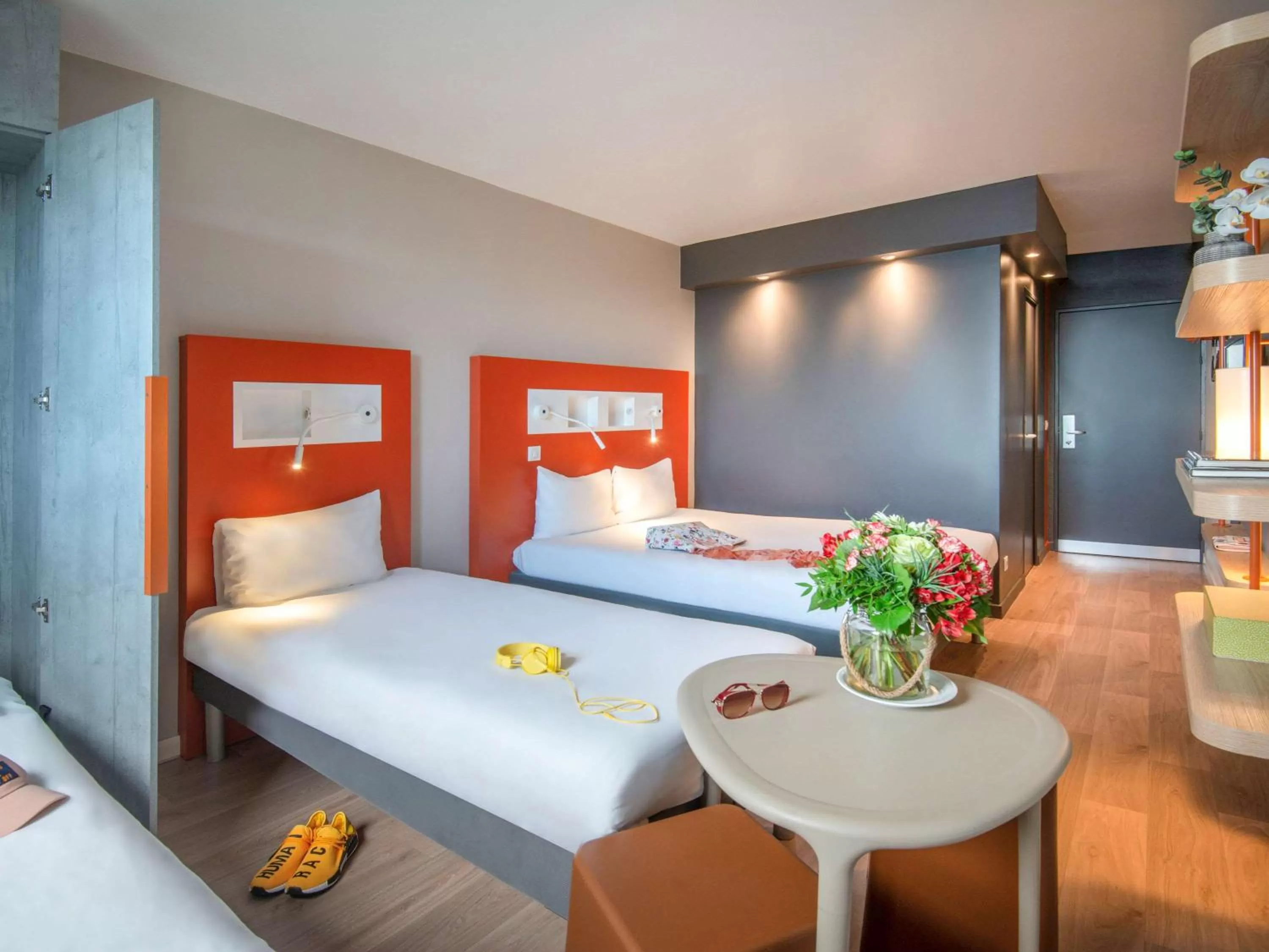 Bed in ibis budget Nice Californie Lenval