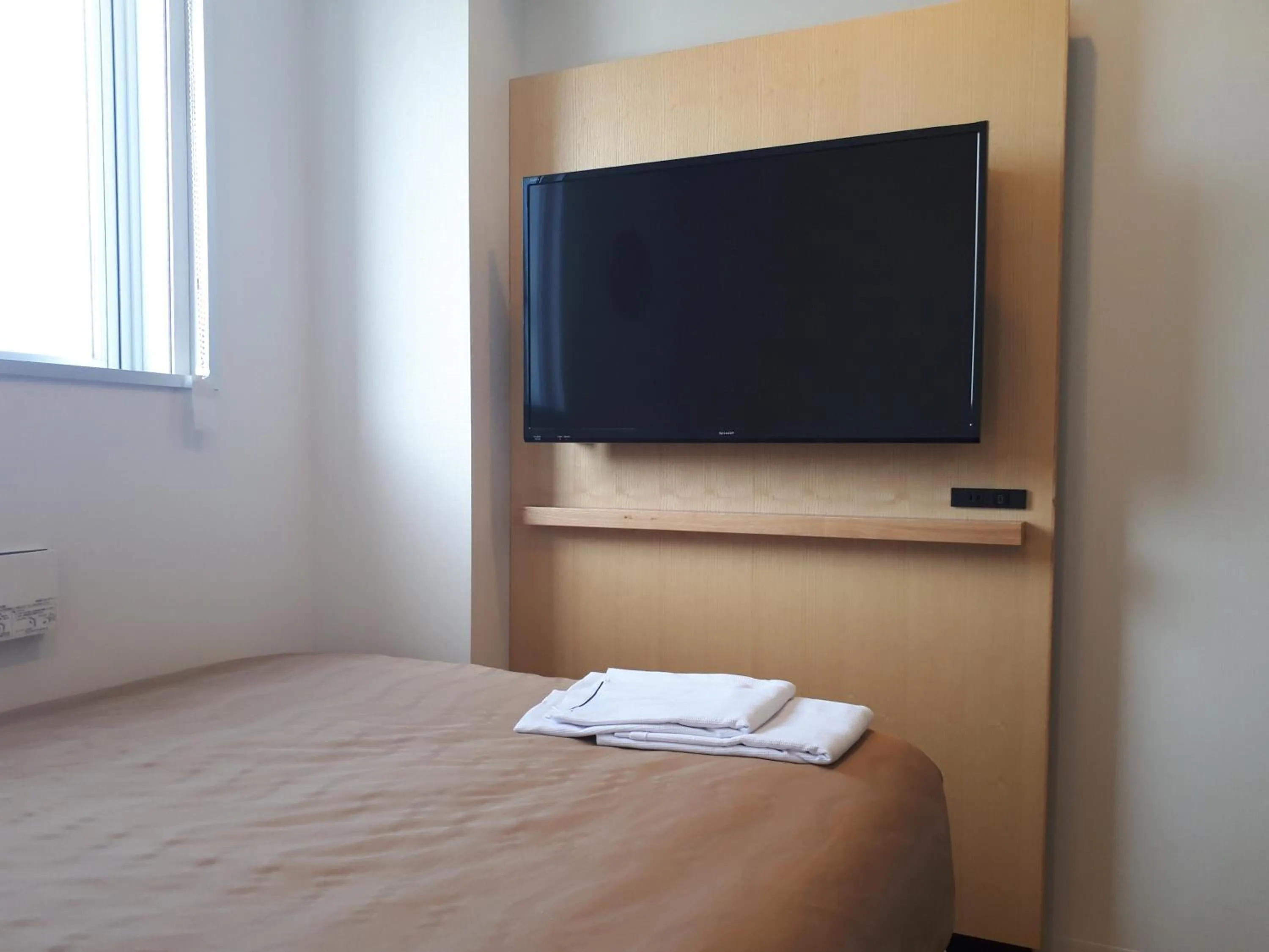 TV and multimedia, Bed in Center Hotel Narita2 R51