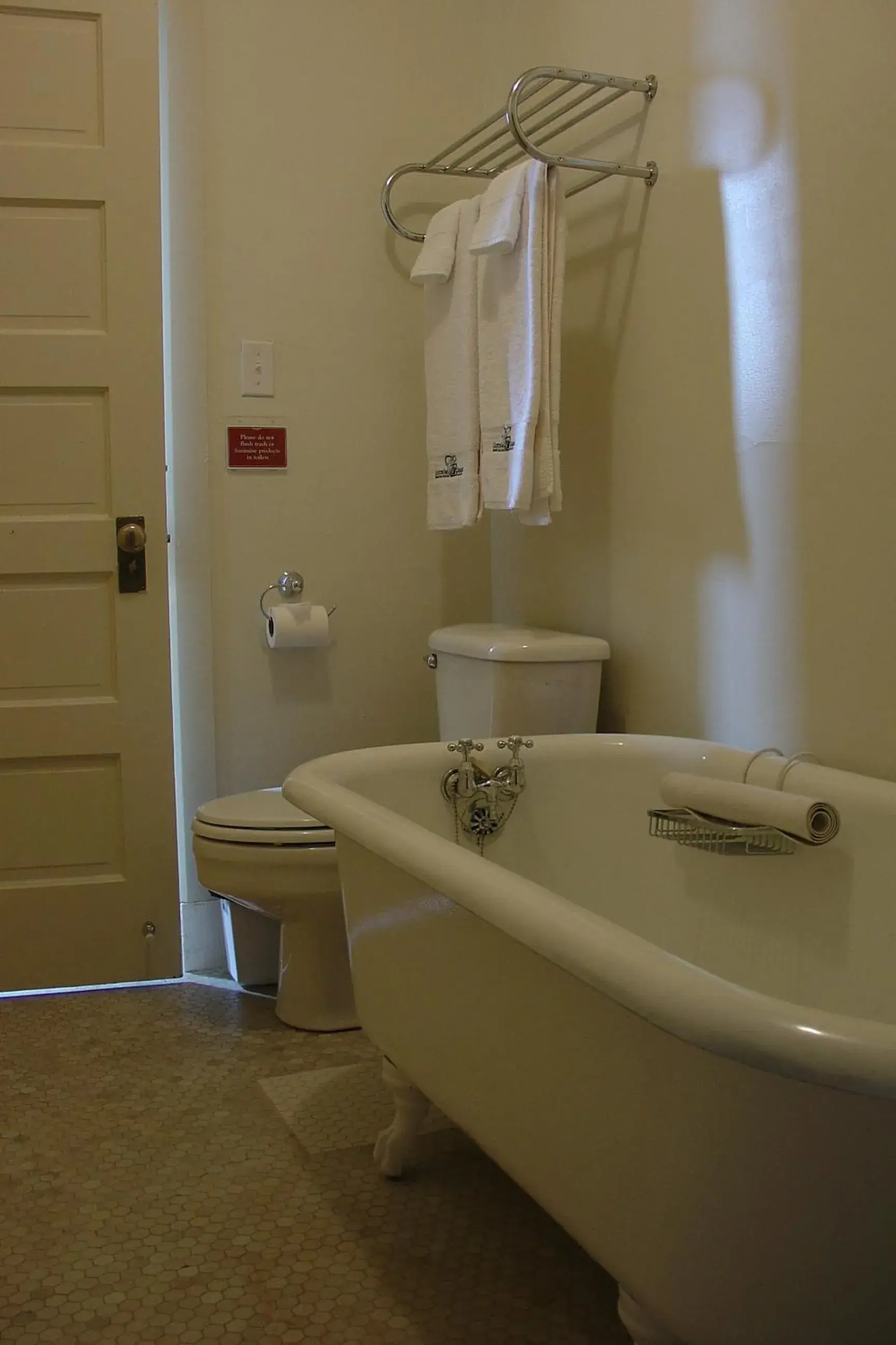 Bathroom in Centralia Square Grand Ballroom and Hotel