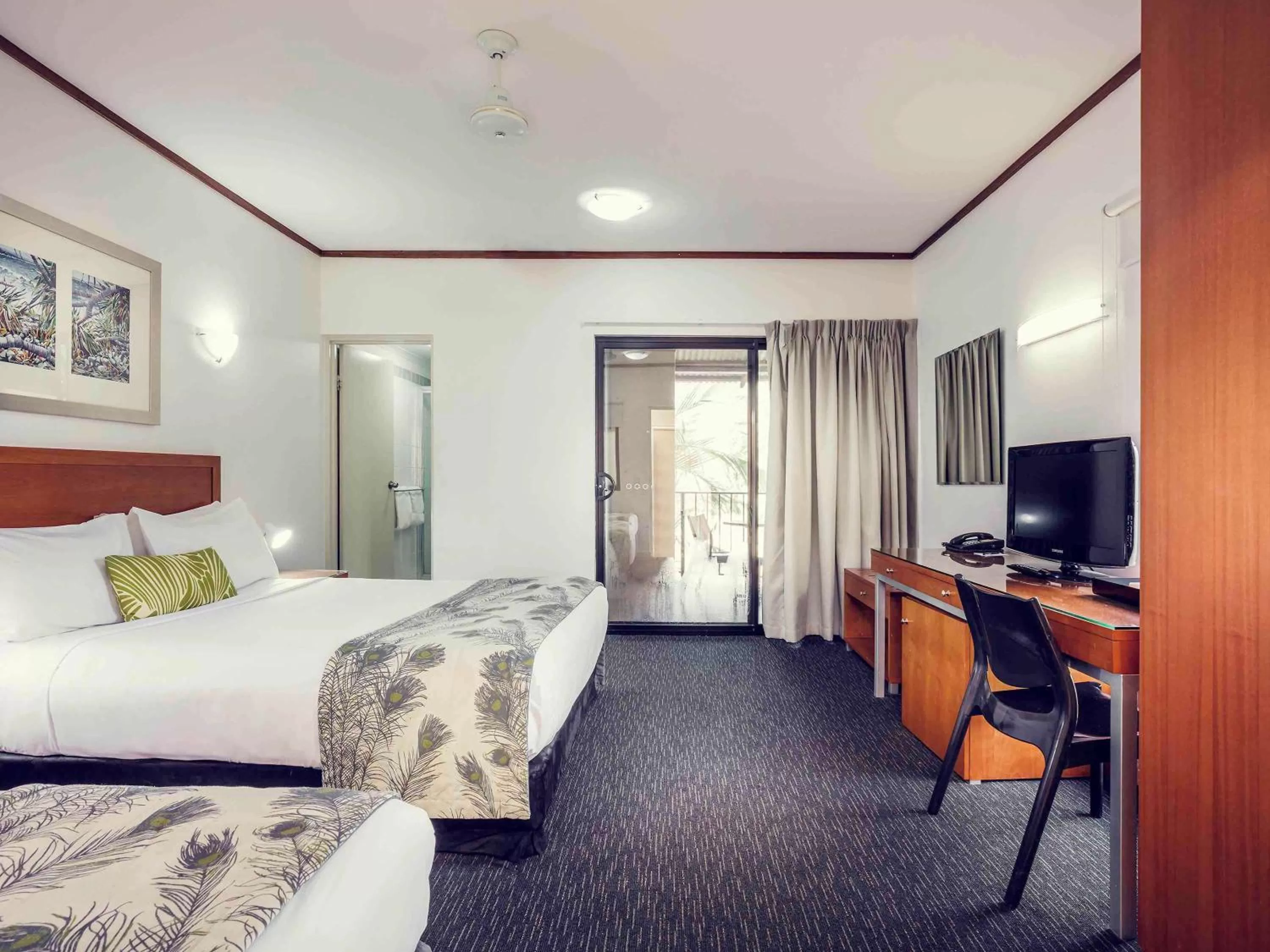 Superior Room with One Queen and One Single Bed in Mercure Darwin Airport Resort
