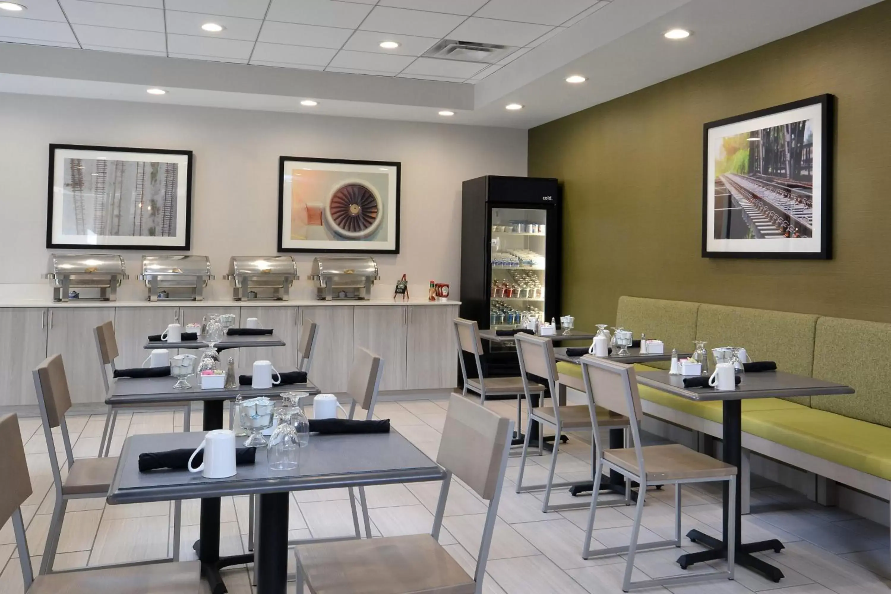 Restaurant/Places to Eat in Holiday Inn Raleigh Durham Airport, an IHG Hotel