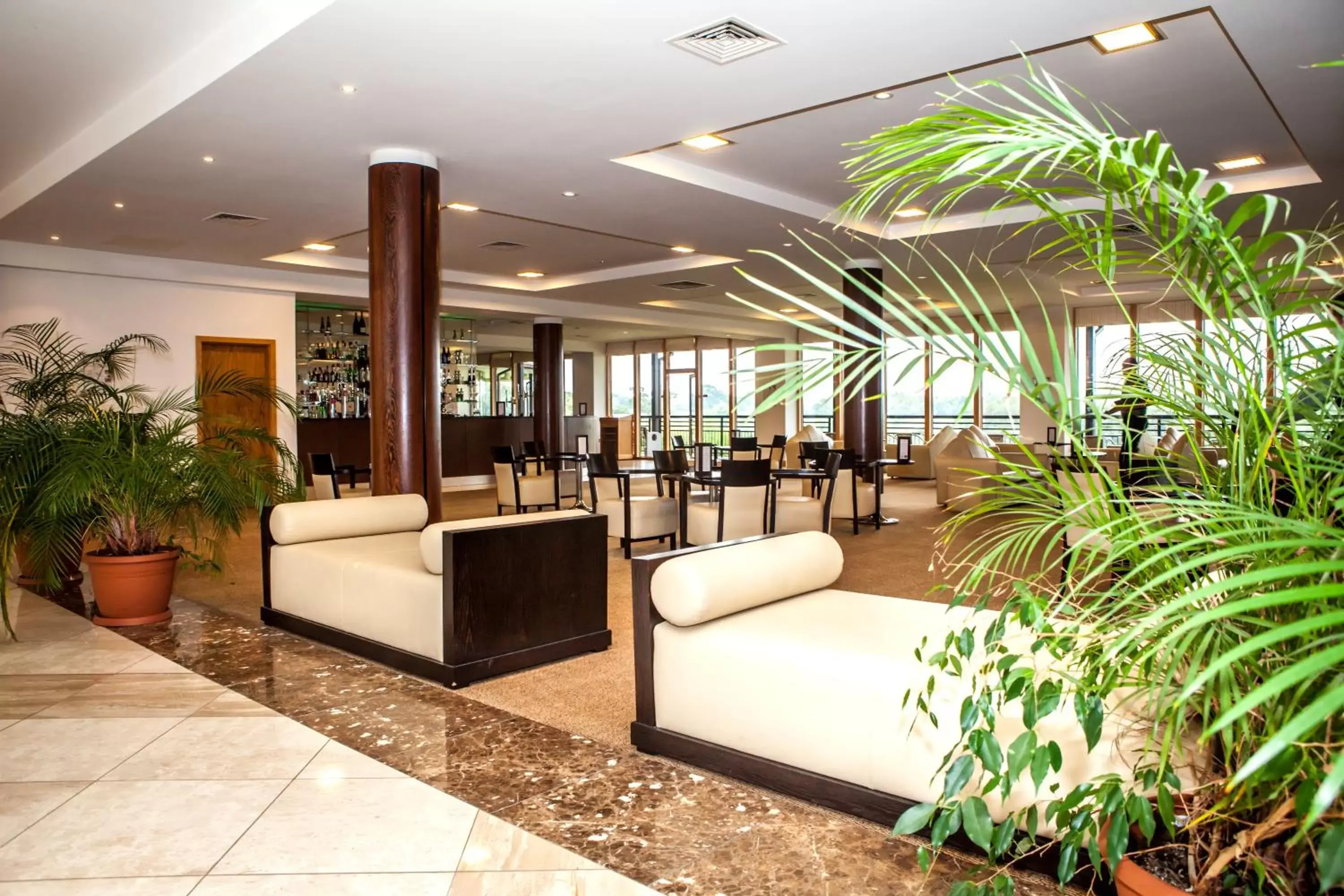 Lounge or bar, Lobby/Reception in East Sussex National Hotel, Golf Resort & Spa