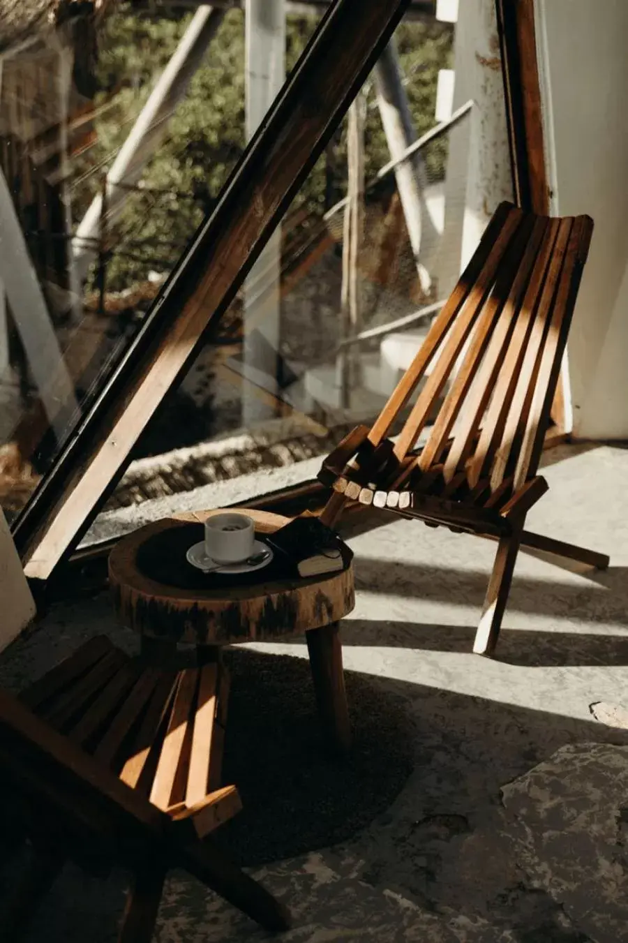 Bed in Mamasan Treehouses & Cabins