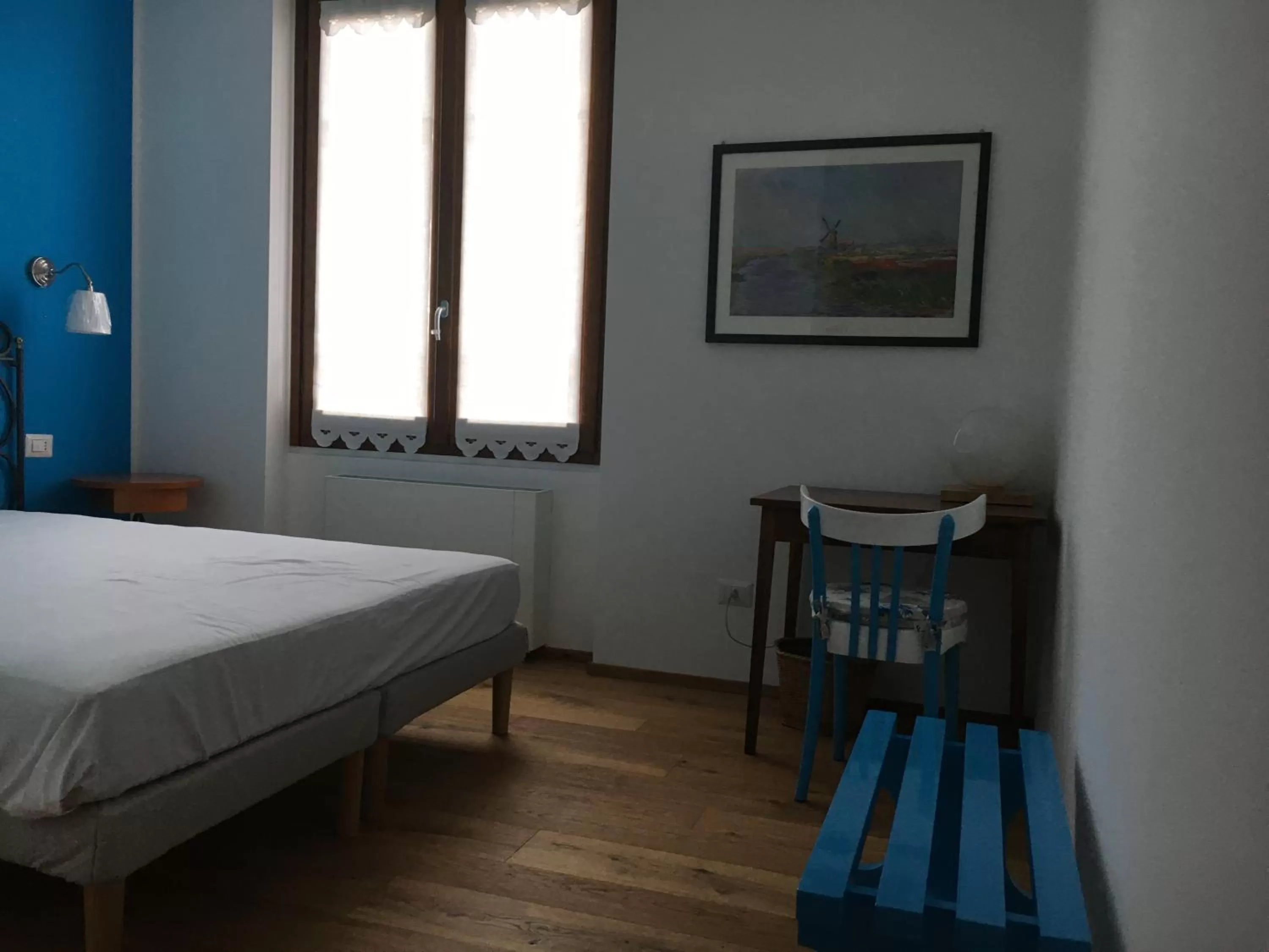 Photo of the whole room, Bed in Elleboro