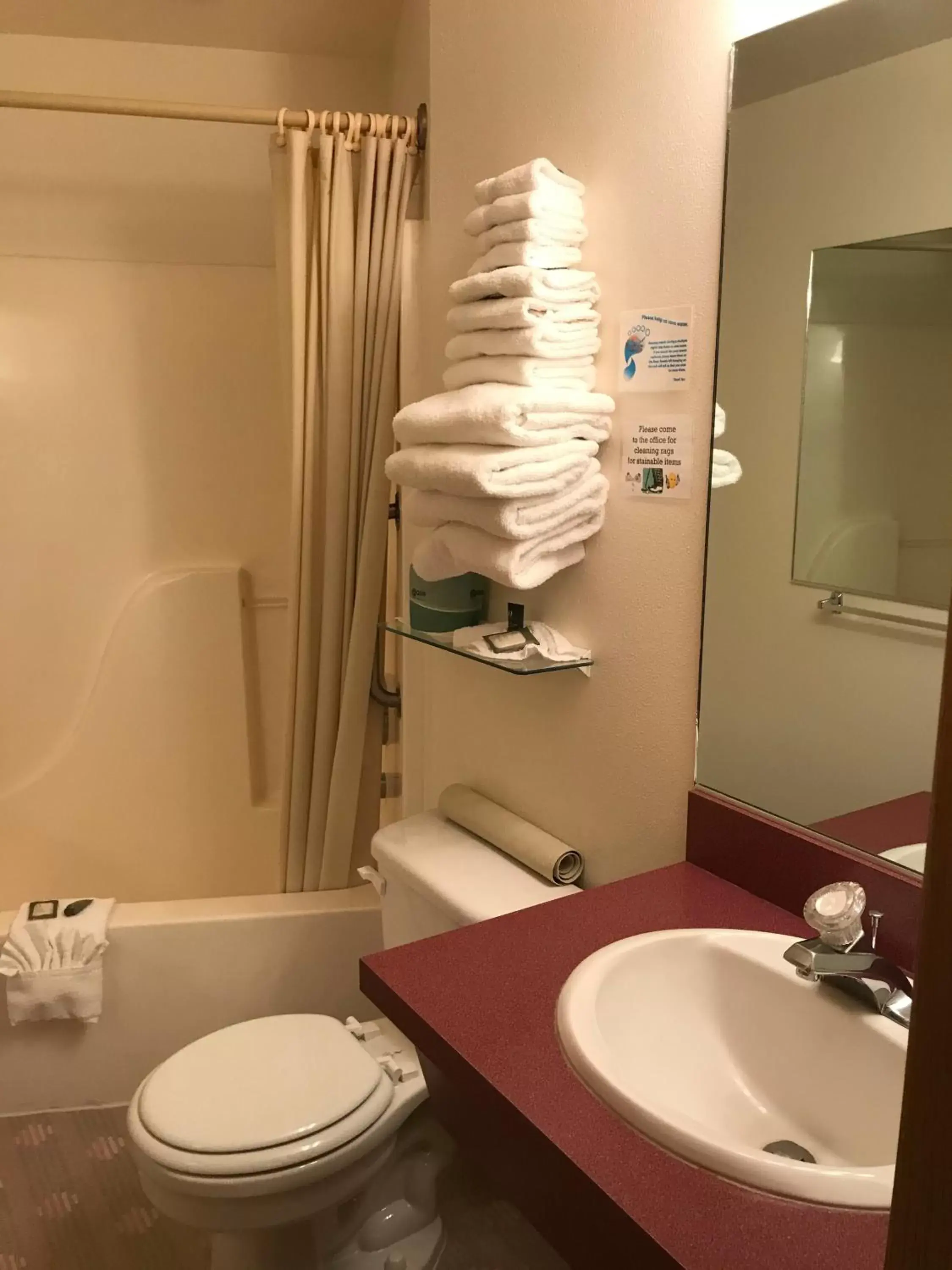 King Room in Smith Rock Resort King Room in Smith Rock Resort