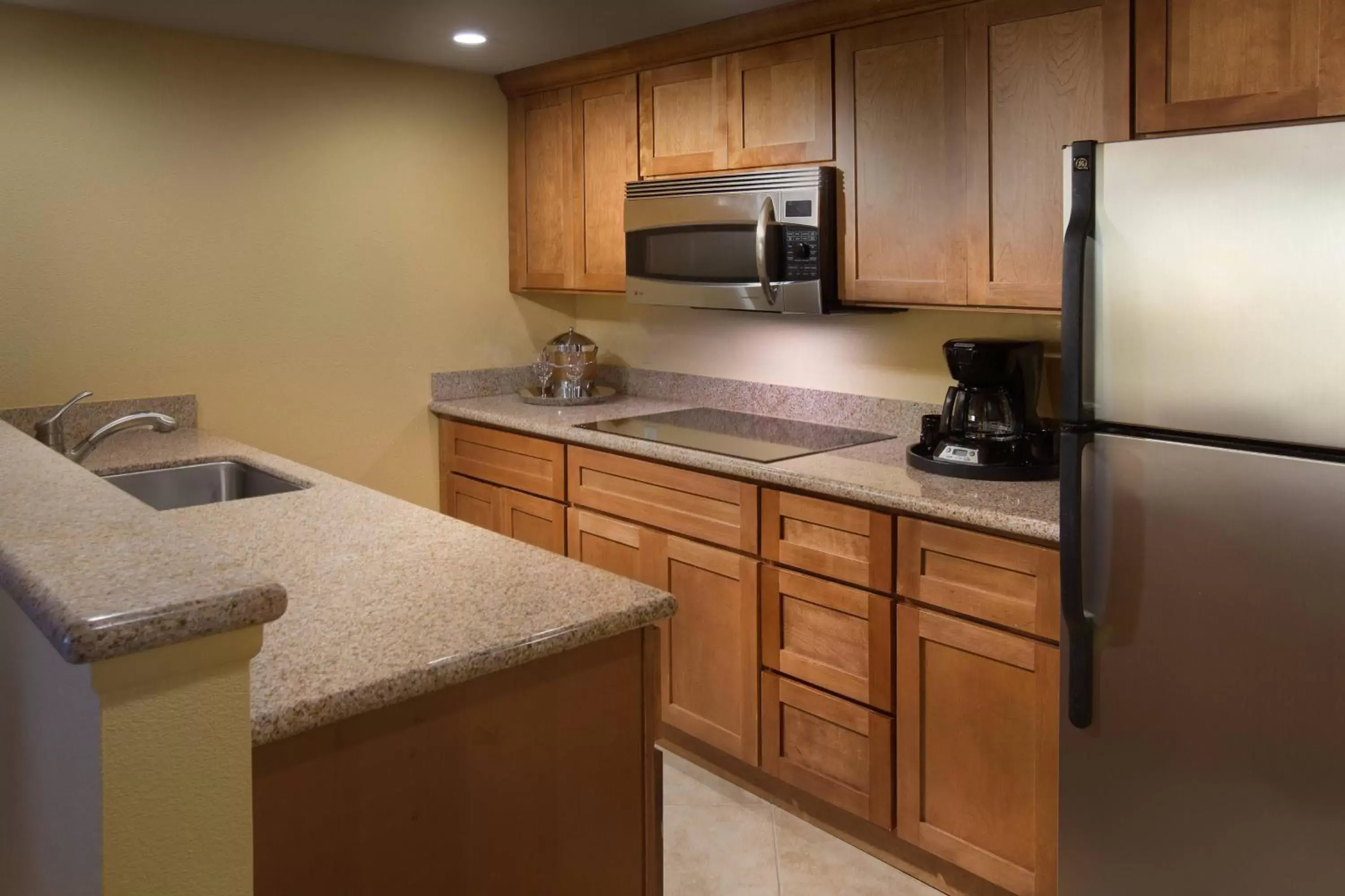 Bedroom, Kitchen/Kitchenette in Residence Inn by Marriott St. Petersburg Treasure Island