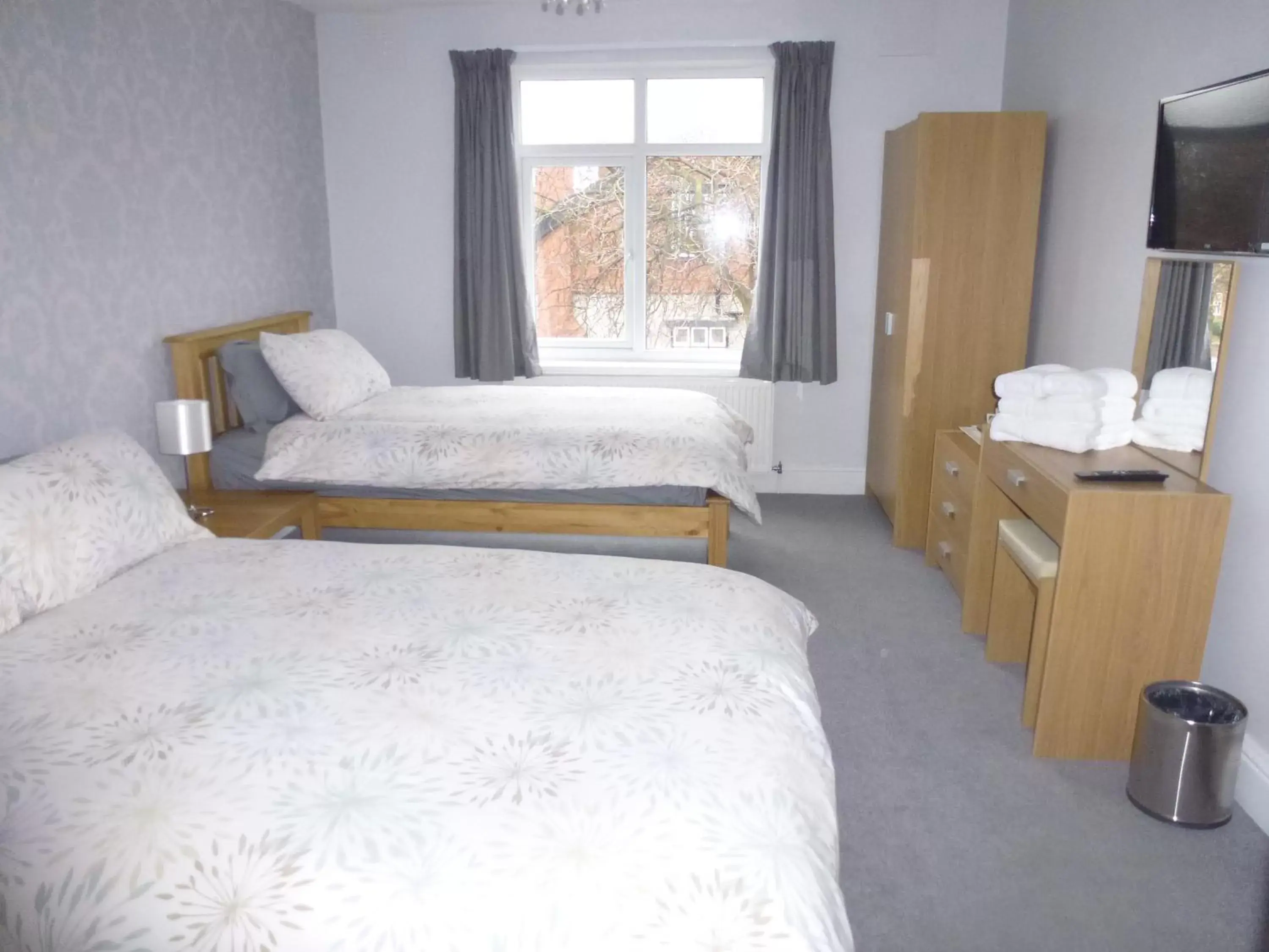 Photo of the whole room, Bed in Orrell Park Hotel
