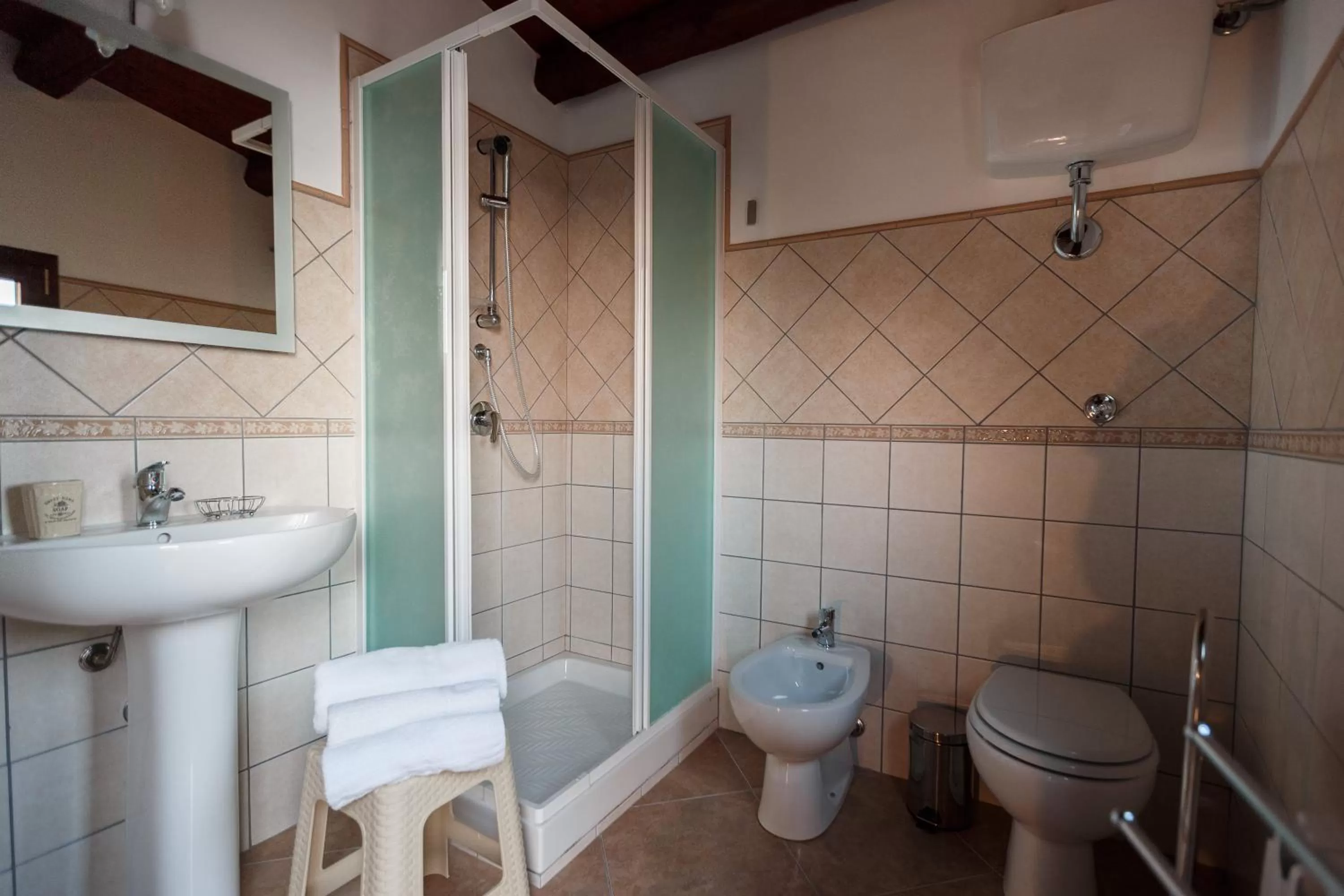 Shower, Bathroom in B&B Batarà - "La Terrazza del Centro"