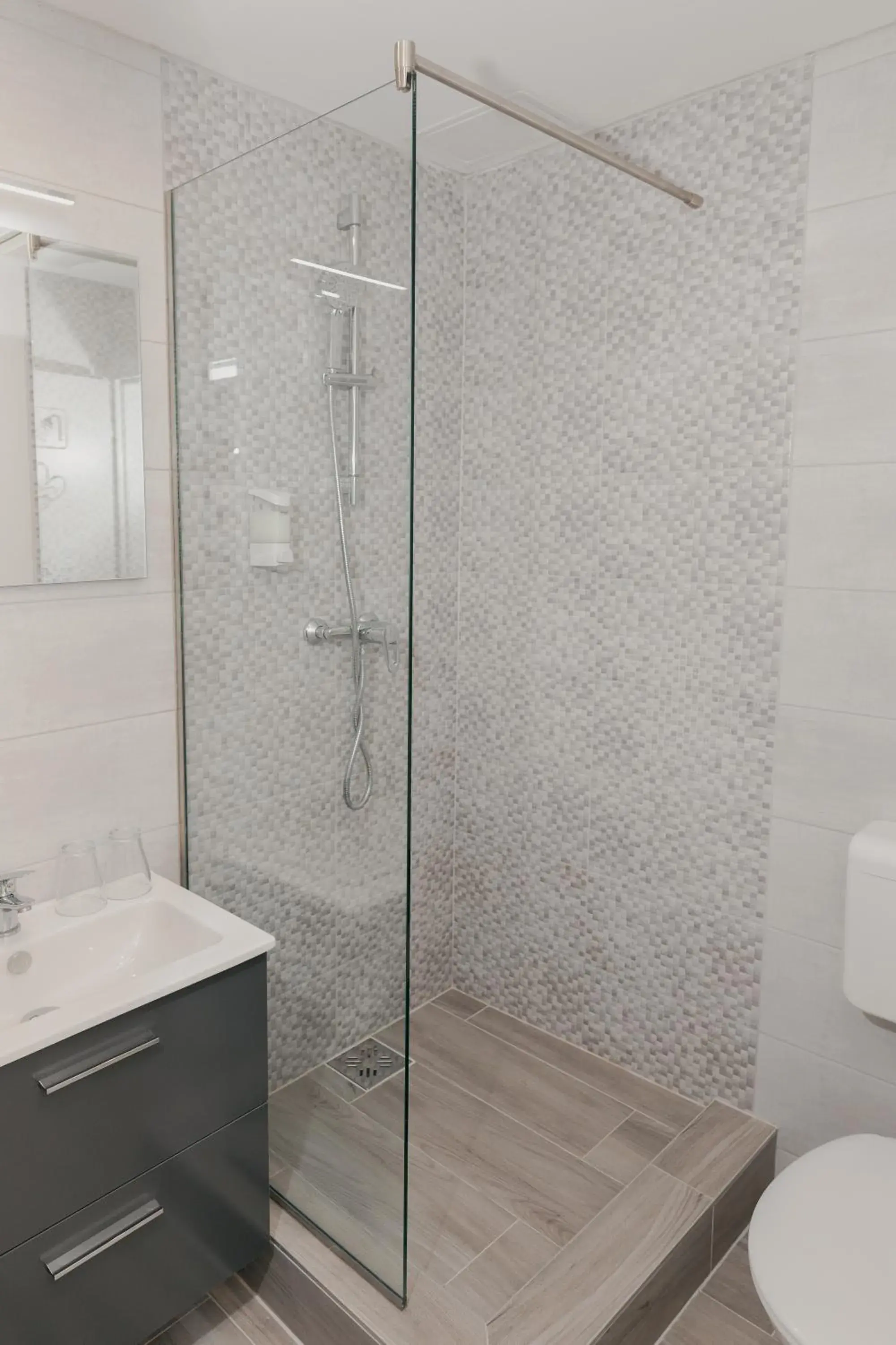 Bathroom in Homoky Hotels Bestline Hotel
