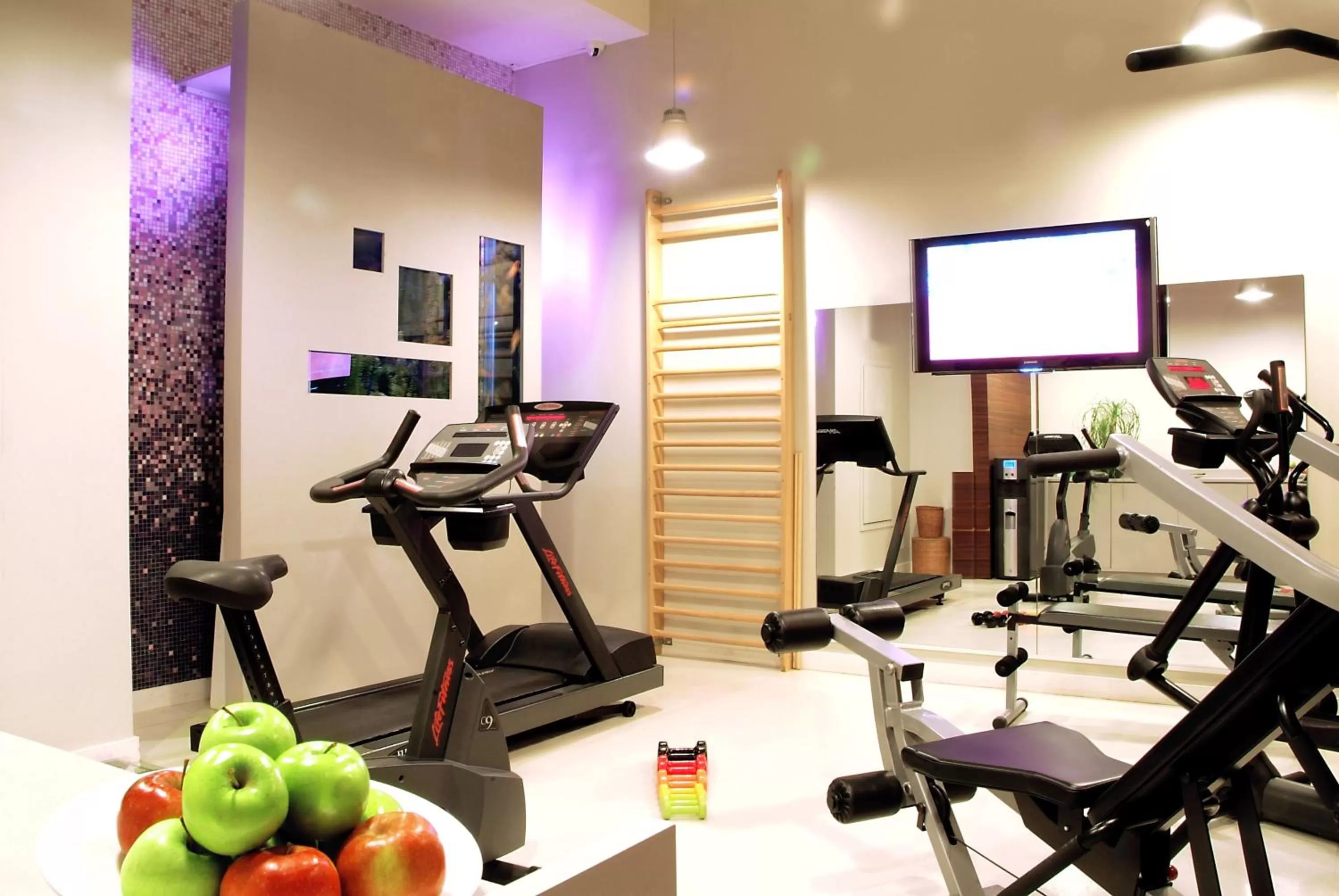 Fitness centre/facilities in Hôtel Bel Ami