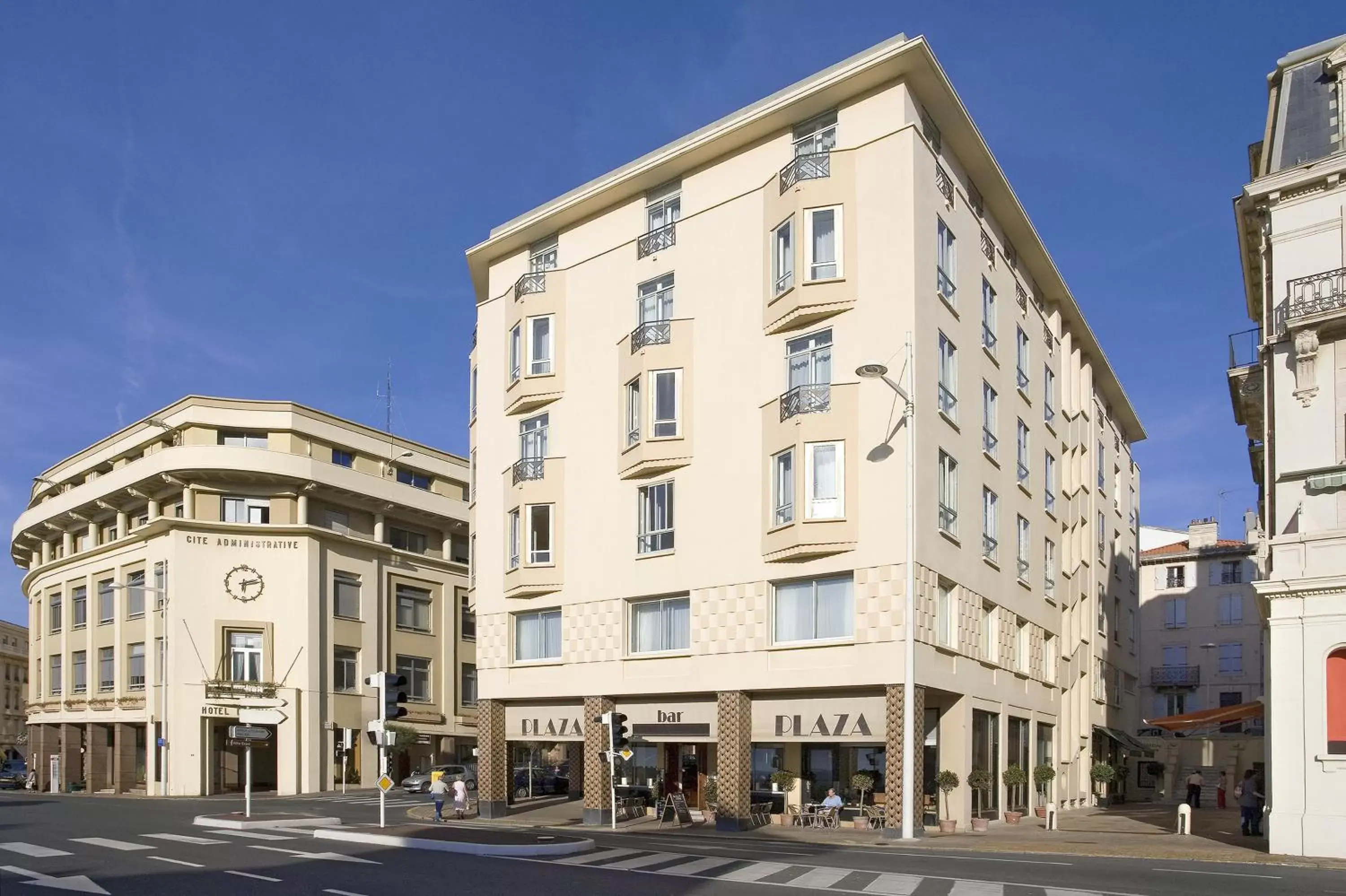 Facade/entrance, Property Building in Mercure Plaza Biarritz Centre