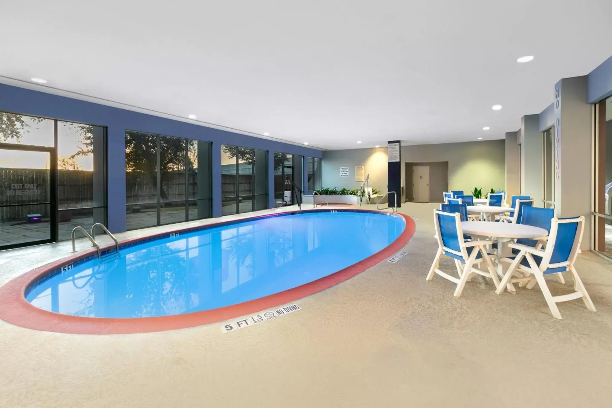 Swimming Pool in Crowne Plaza Suites Arlington, an IHG Hotel