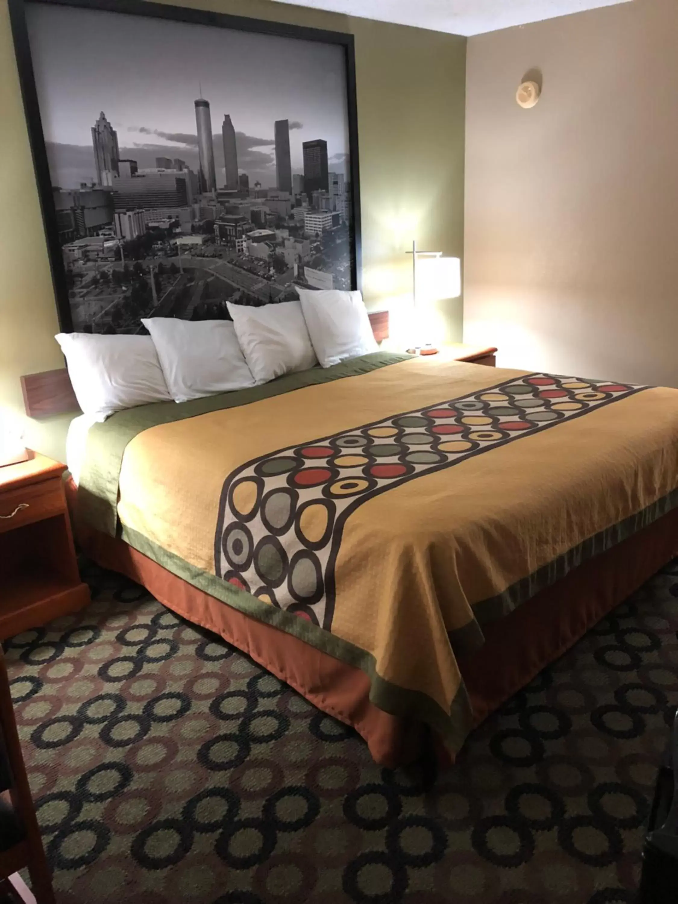 Photo of the whole room, Bed in Super 8 by Wyndham Ashburn