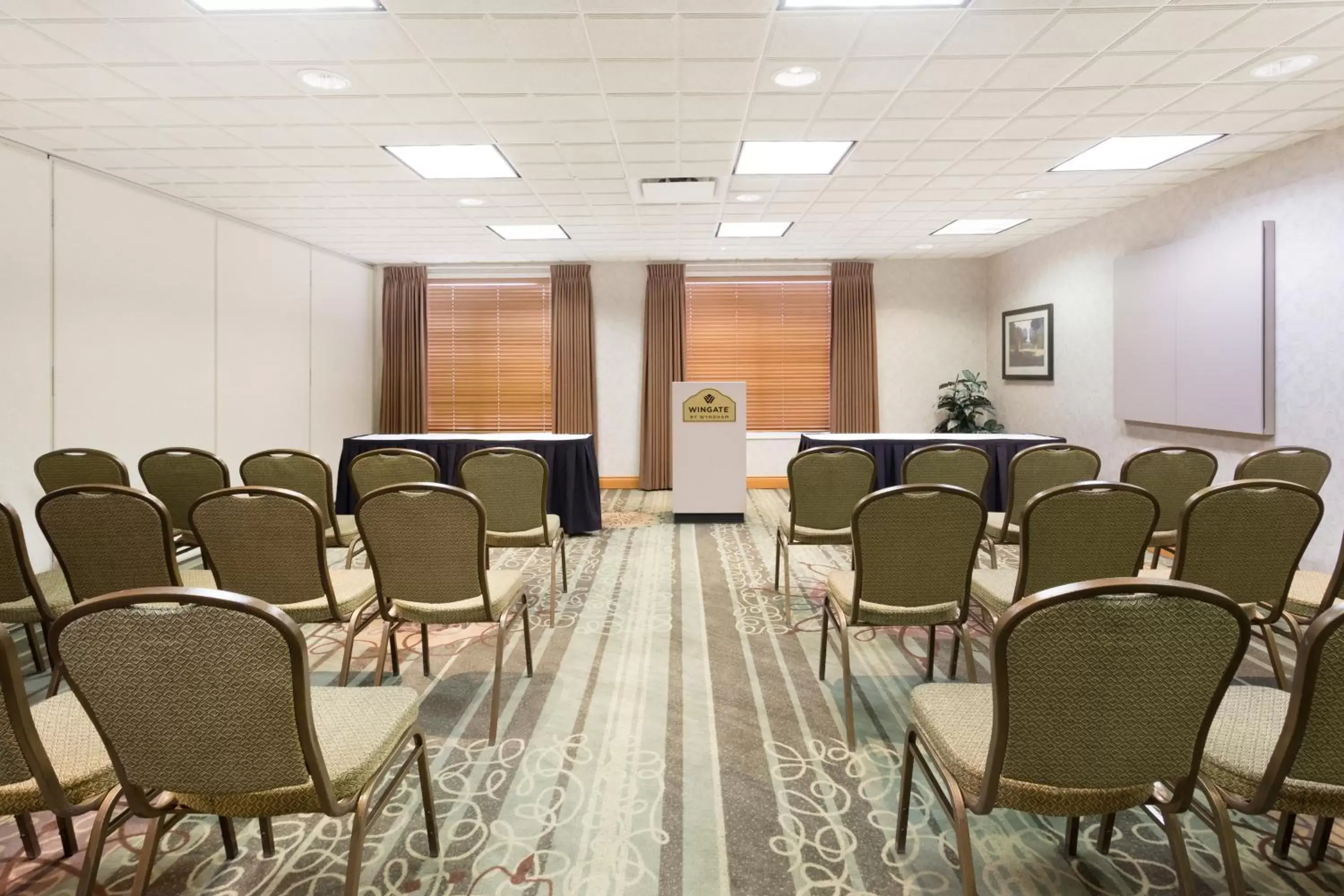 Meeting/conference room in Wingate by Wyndham Calgary South