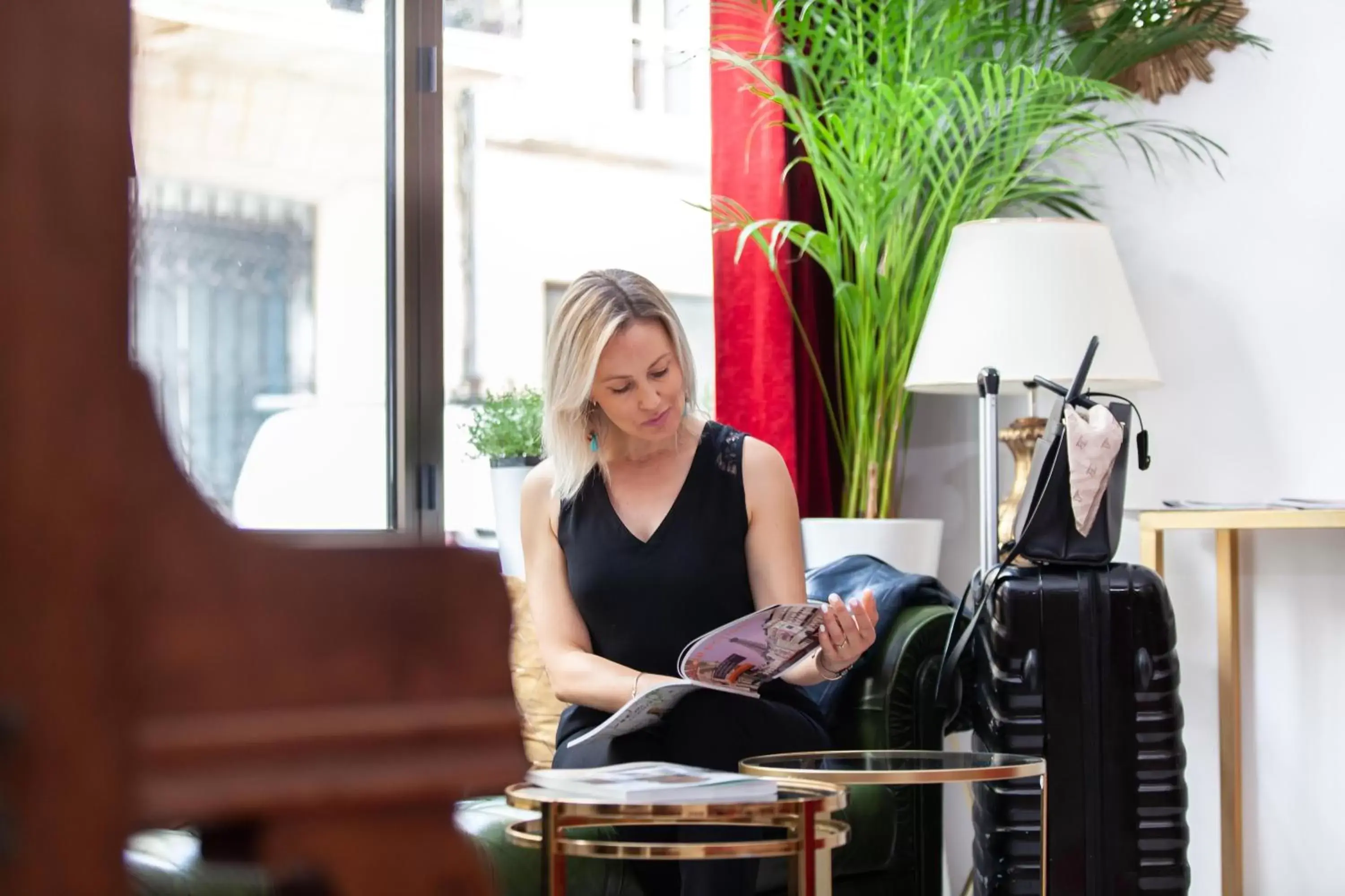 Lobby or reception in Hôtel Churchill Bordeaux Centre