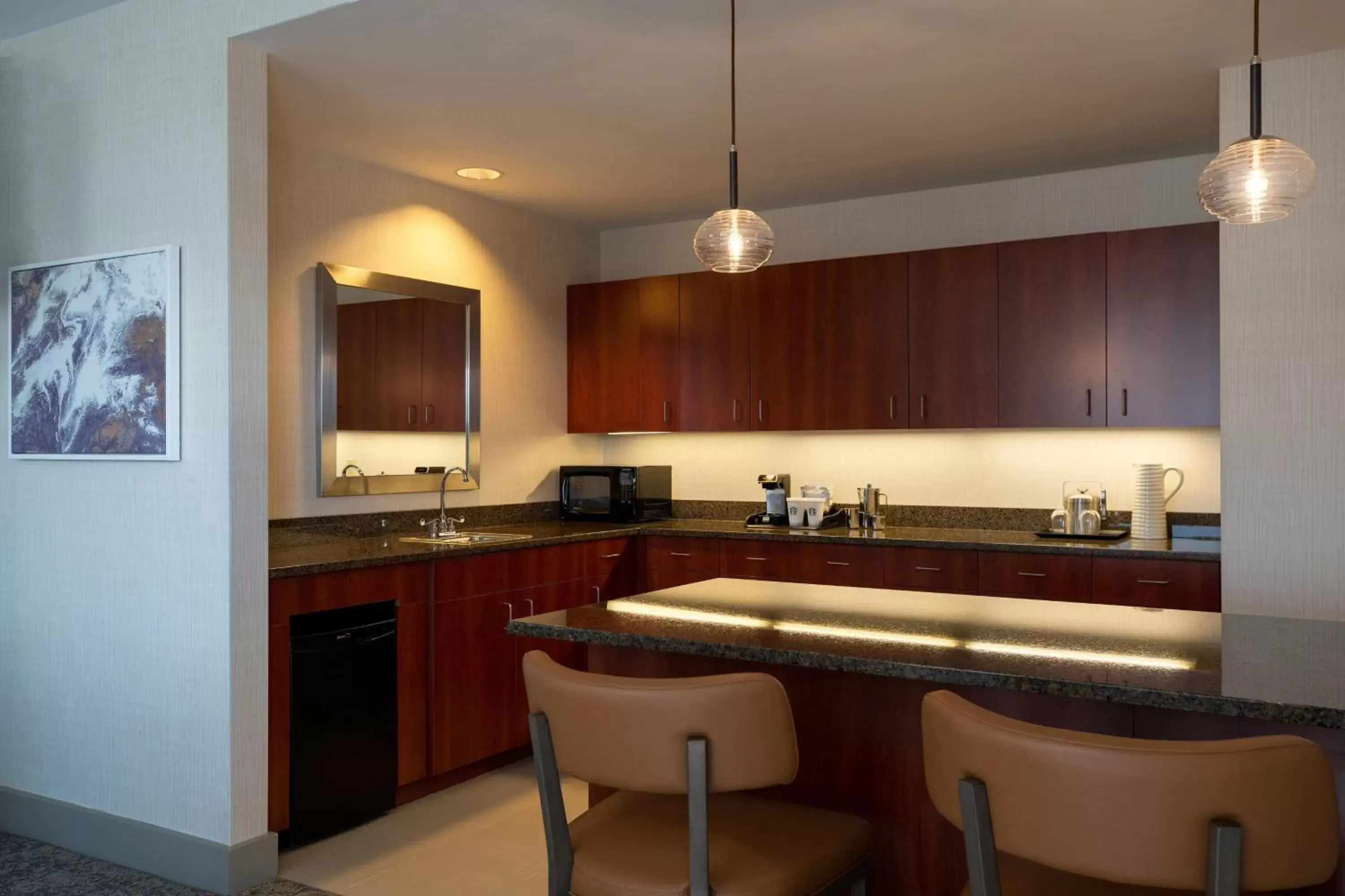 Photo of the whole room, Kitchen/Kitchenette in The Westin Chicago Lombard