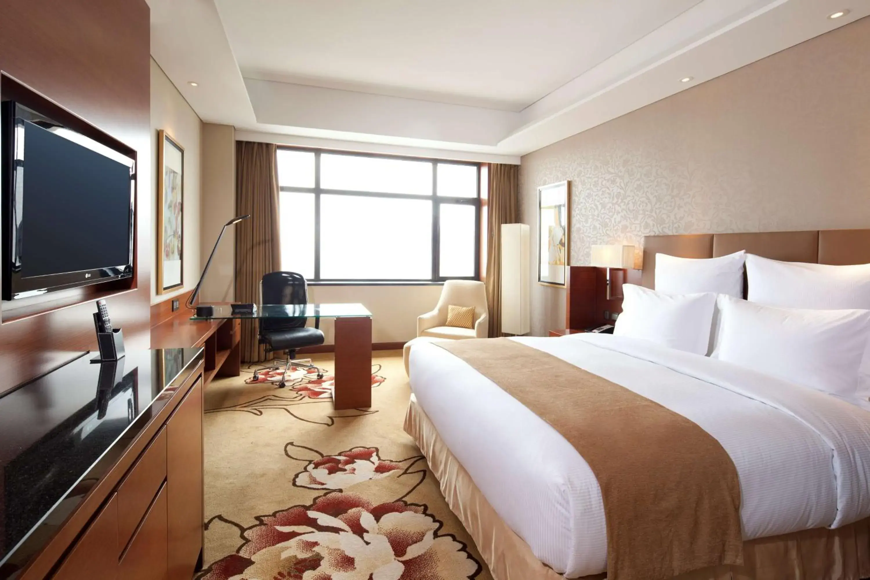 Bedroom in DoubleTree By Hilton Shenyang Hotel