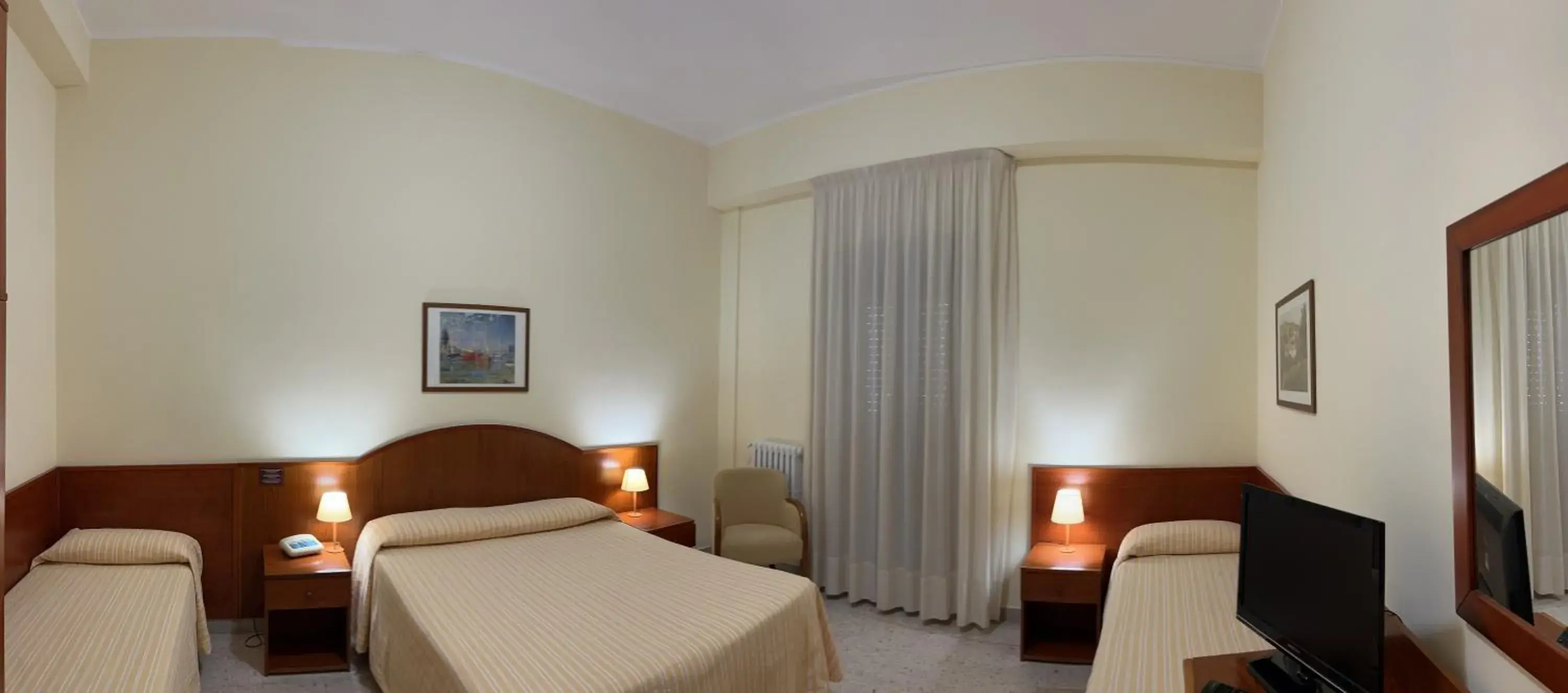 Photo of the whole room, Bed in Il Nocchiero City Hotel