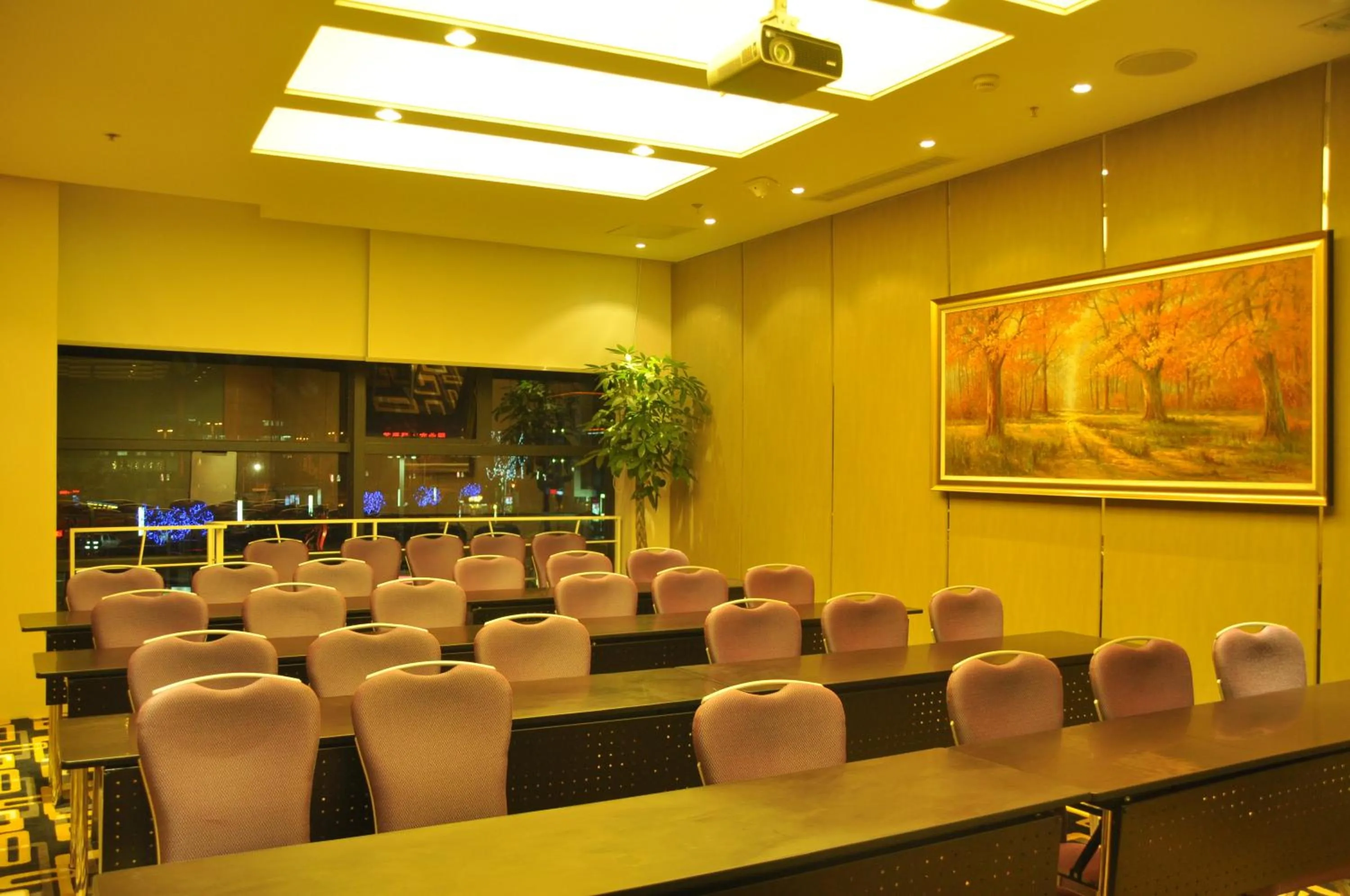 Meeting/conference room in Holiday Inn Express Nantong Xinghu by IHG