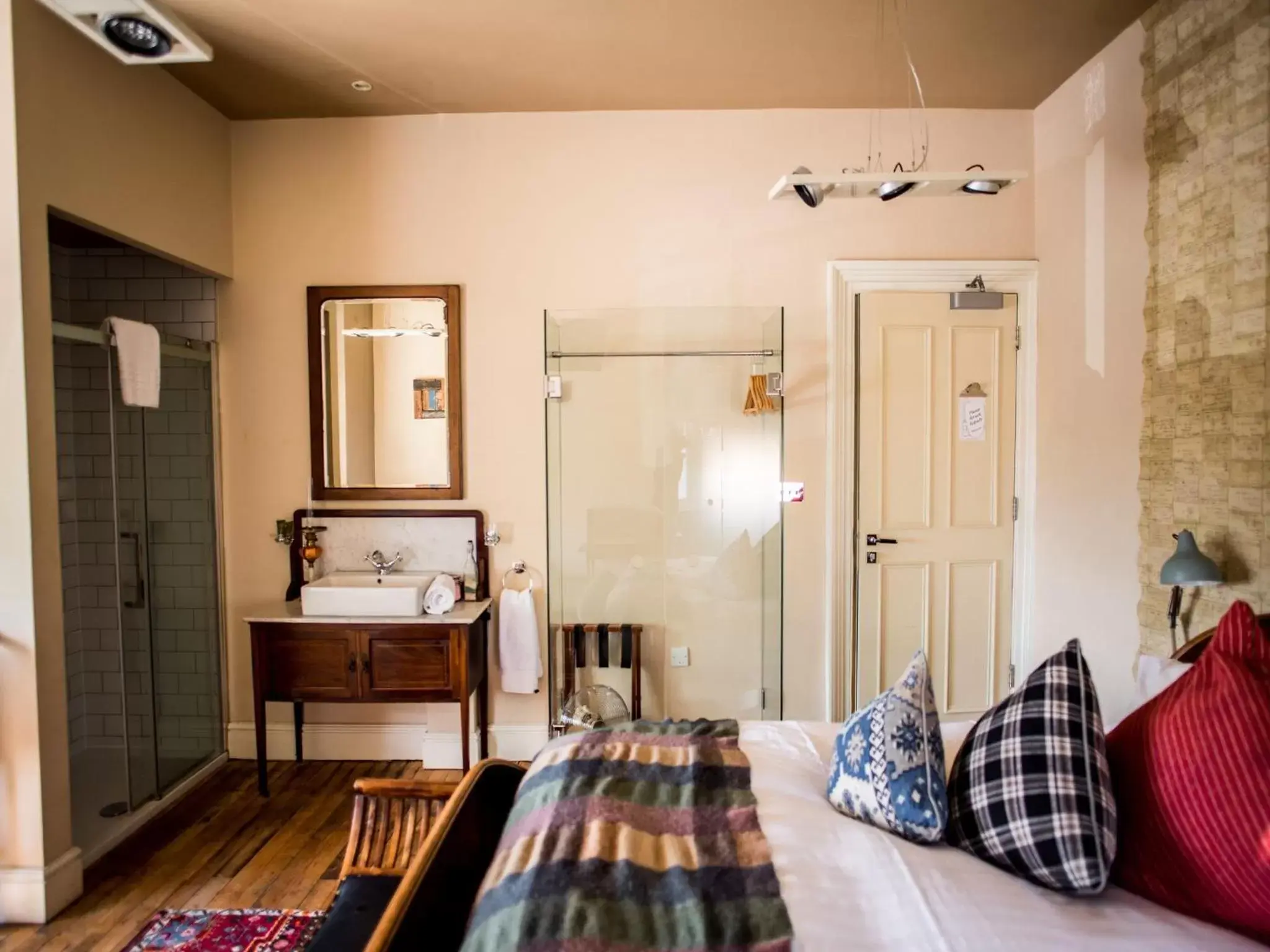 Indulgent Double Room in d'Parys