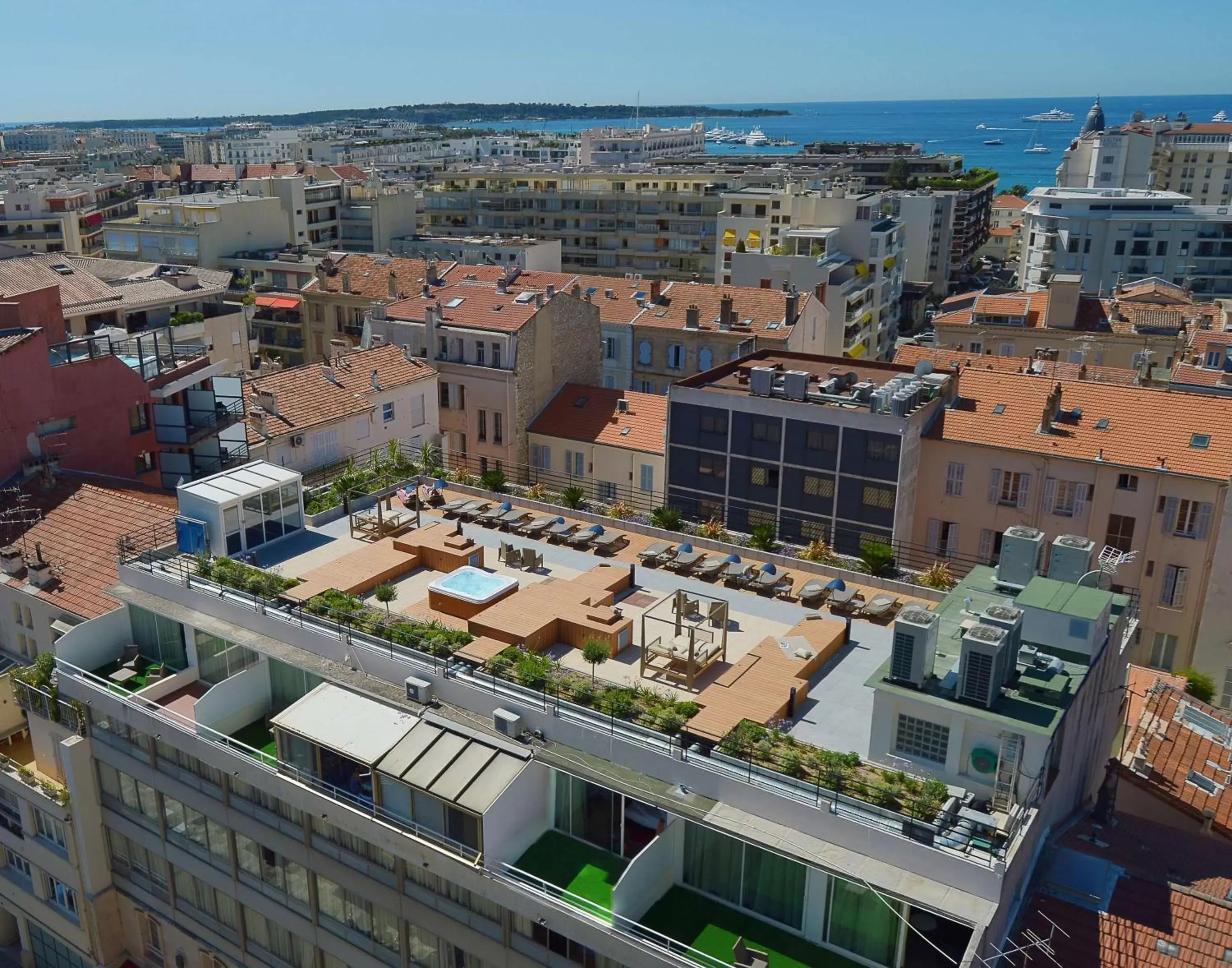 Property building, Bird's-eye View in Best Western Premier Le Patio des Artistes Wellness Jacuzzi