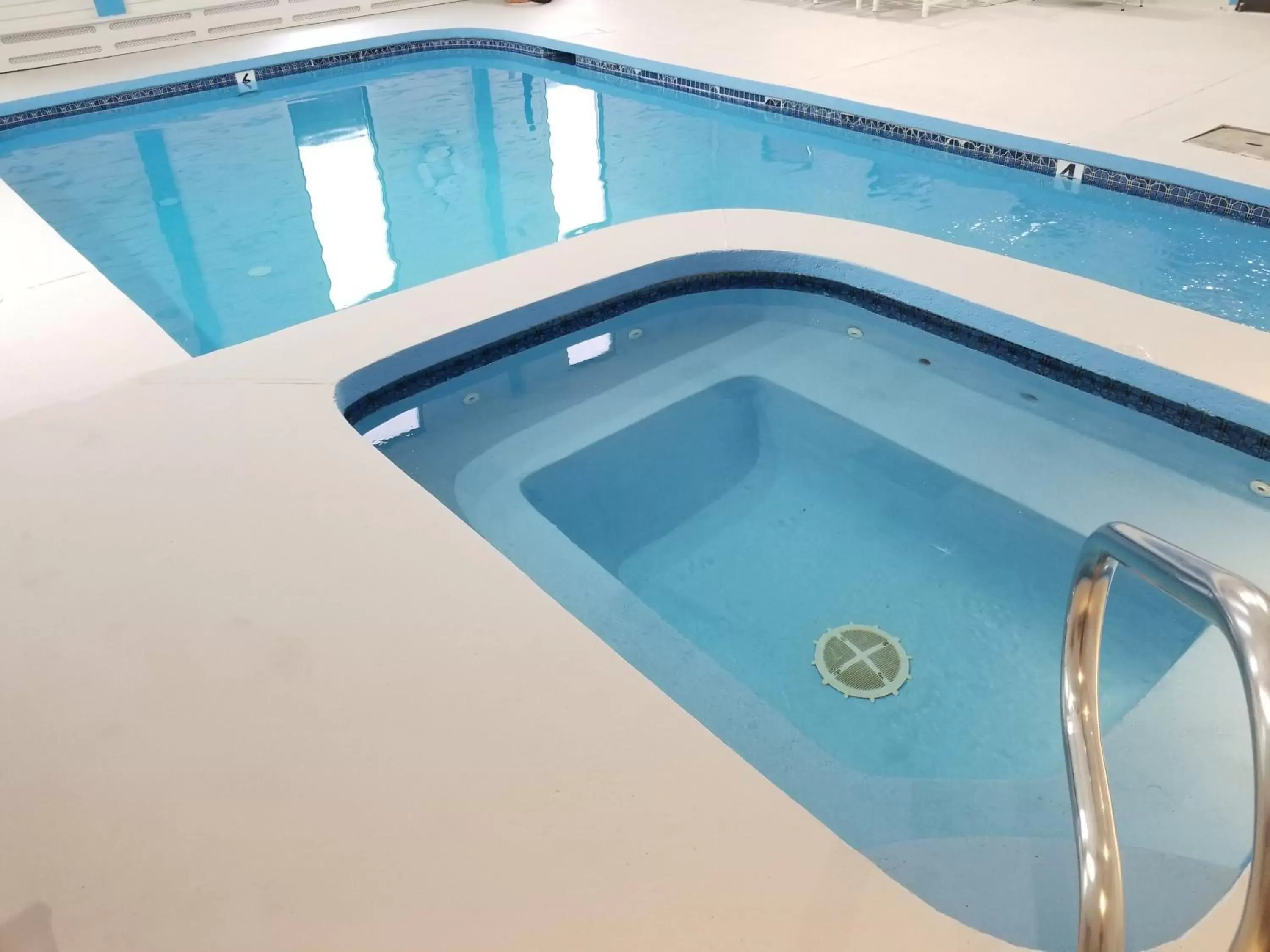 Swimming Pool in Hampton Village Inn