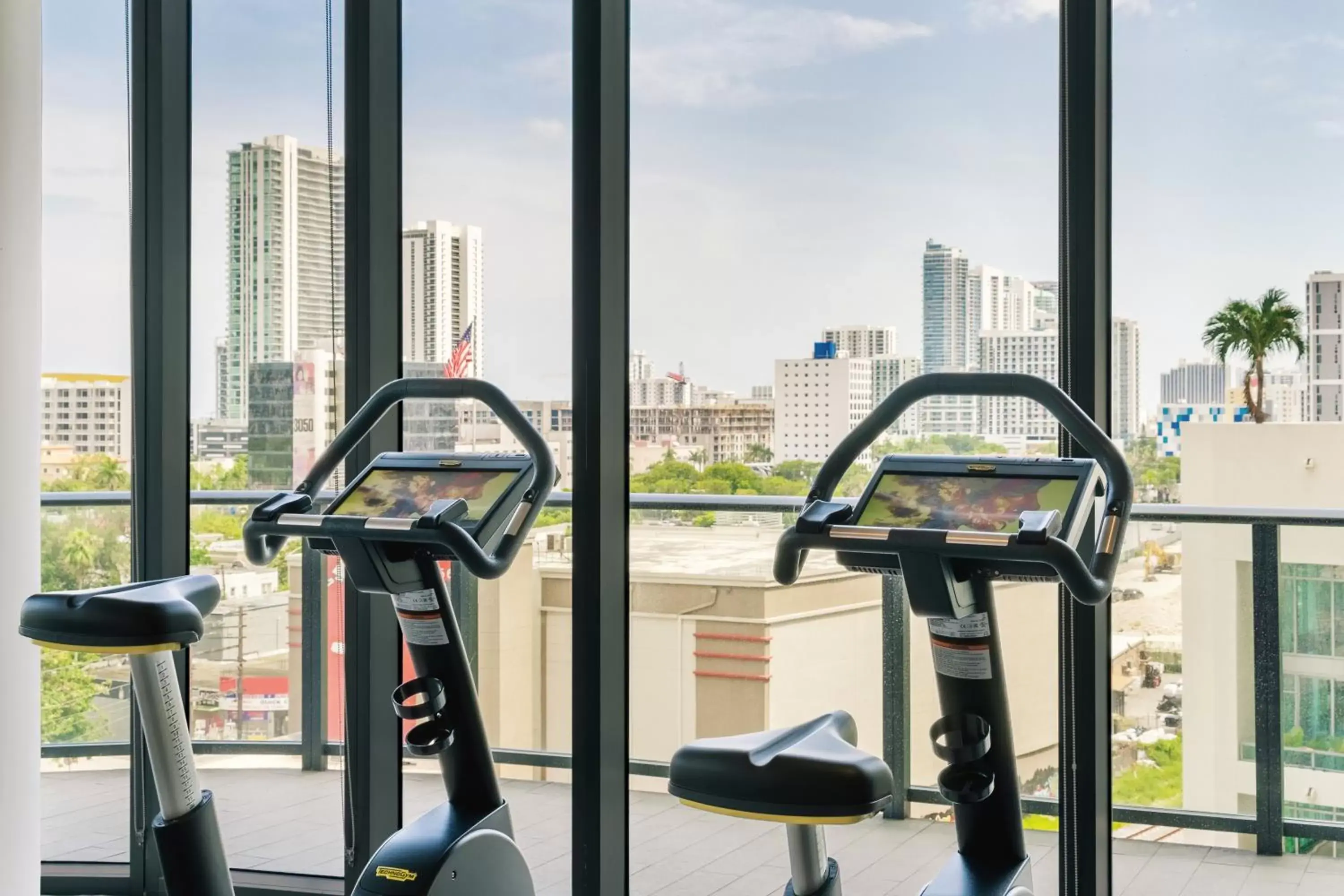 Nearby landmark, Fitness Center/Facilities in Hyde Suites Midtown Miami