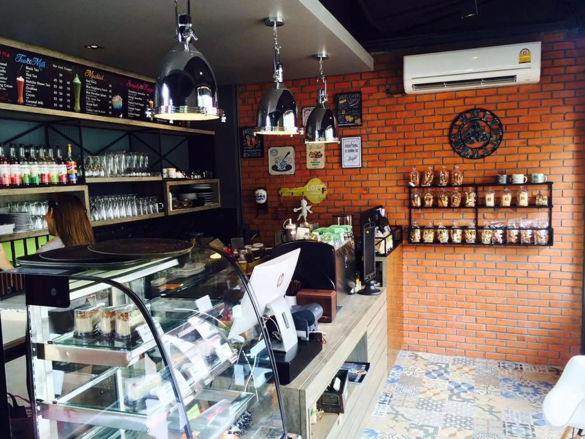 Dining area in Loft Mania Boutique Hotel