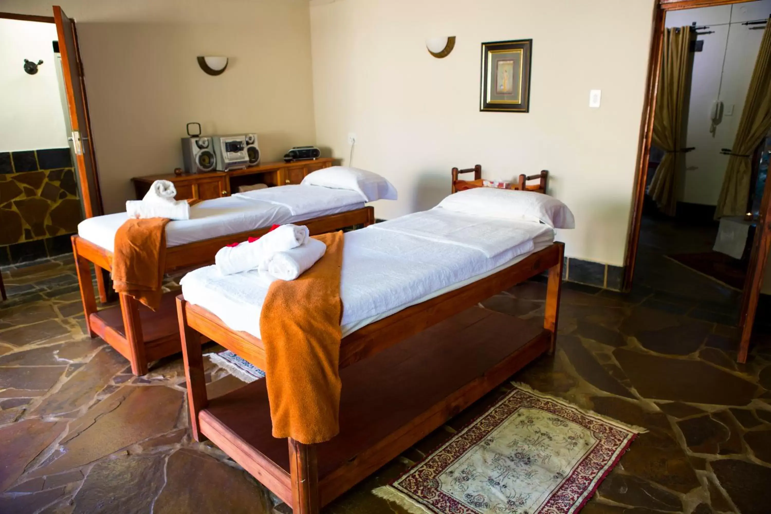 Massage, Bed in Misty Hills Country Hotel, Conference Centre & Spa