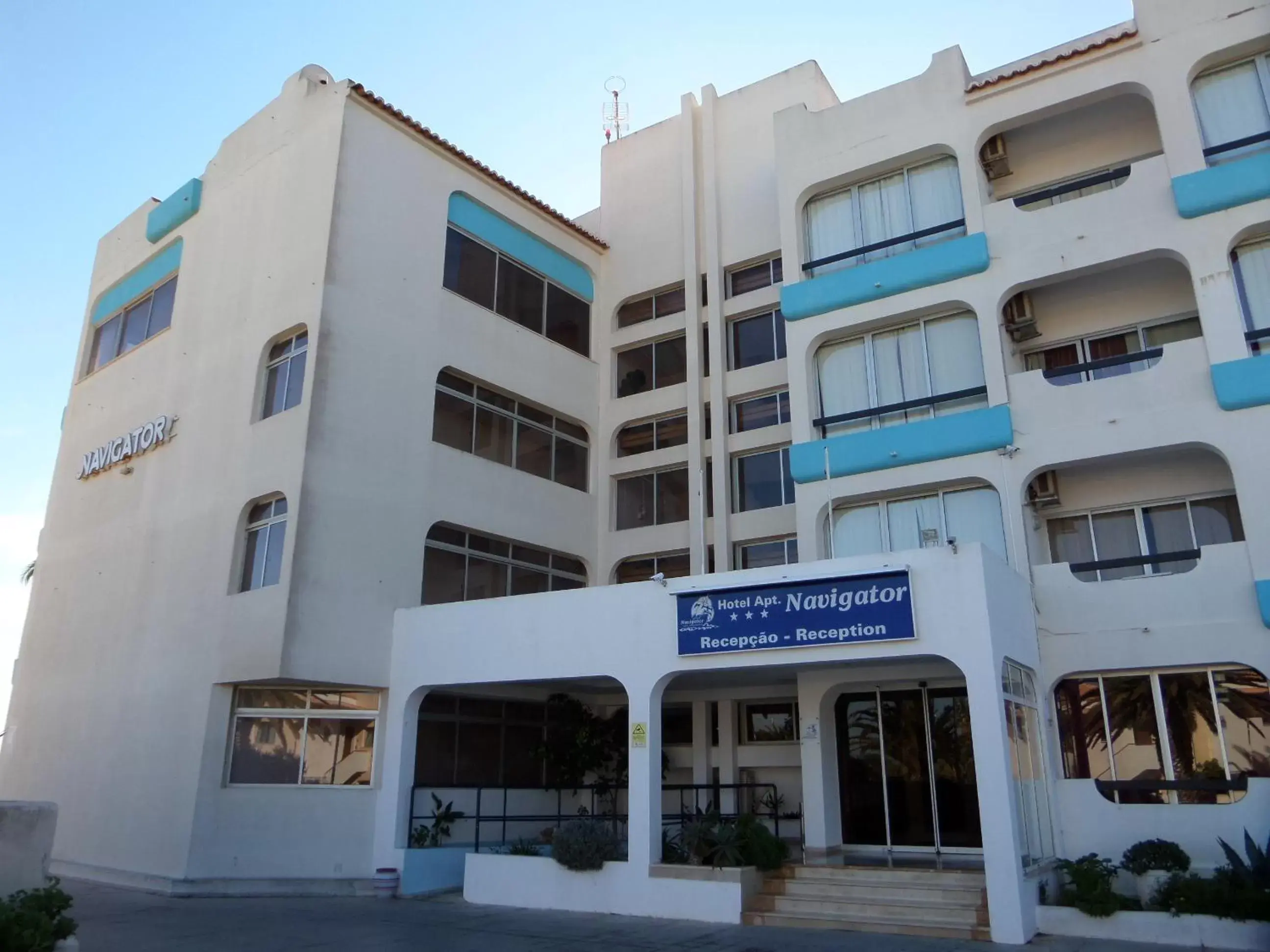 Facade/entrance, Property Building in Aparthotel Navigator