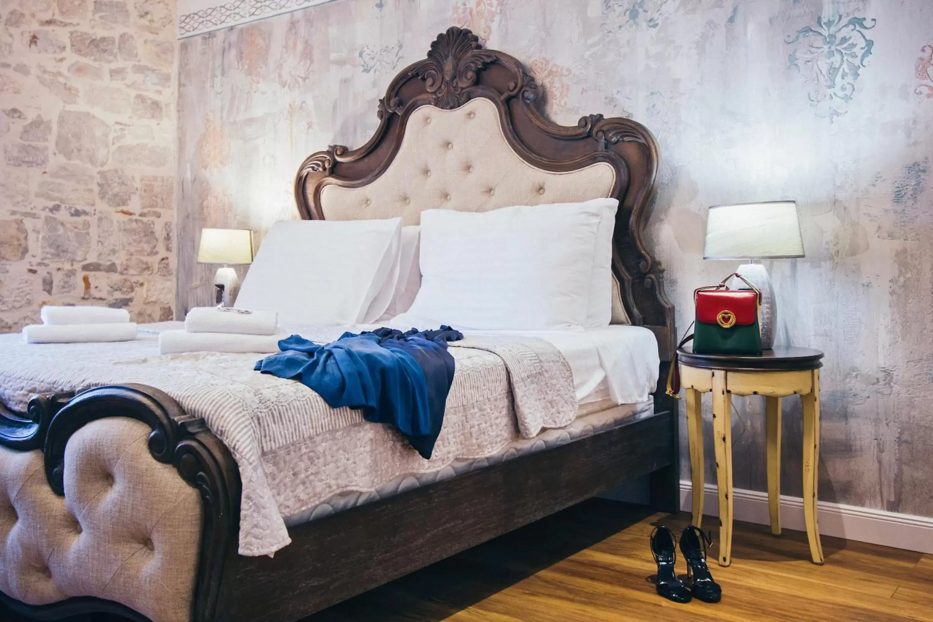 Bed in Plaza Marchi Old Town - MAG Quaint & Elegant Boutique Hotels