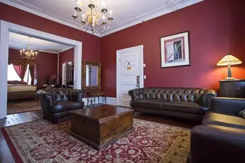 Living room, Seating Area in The Roses Heritage Inn